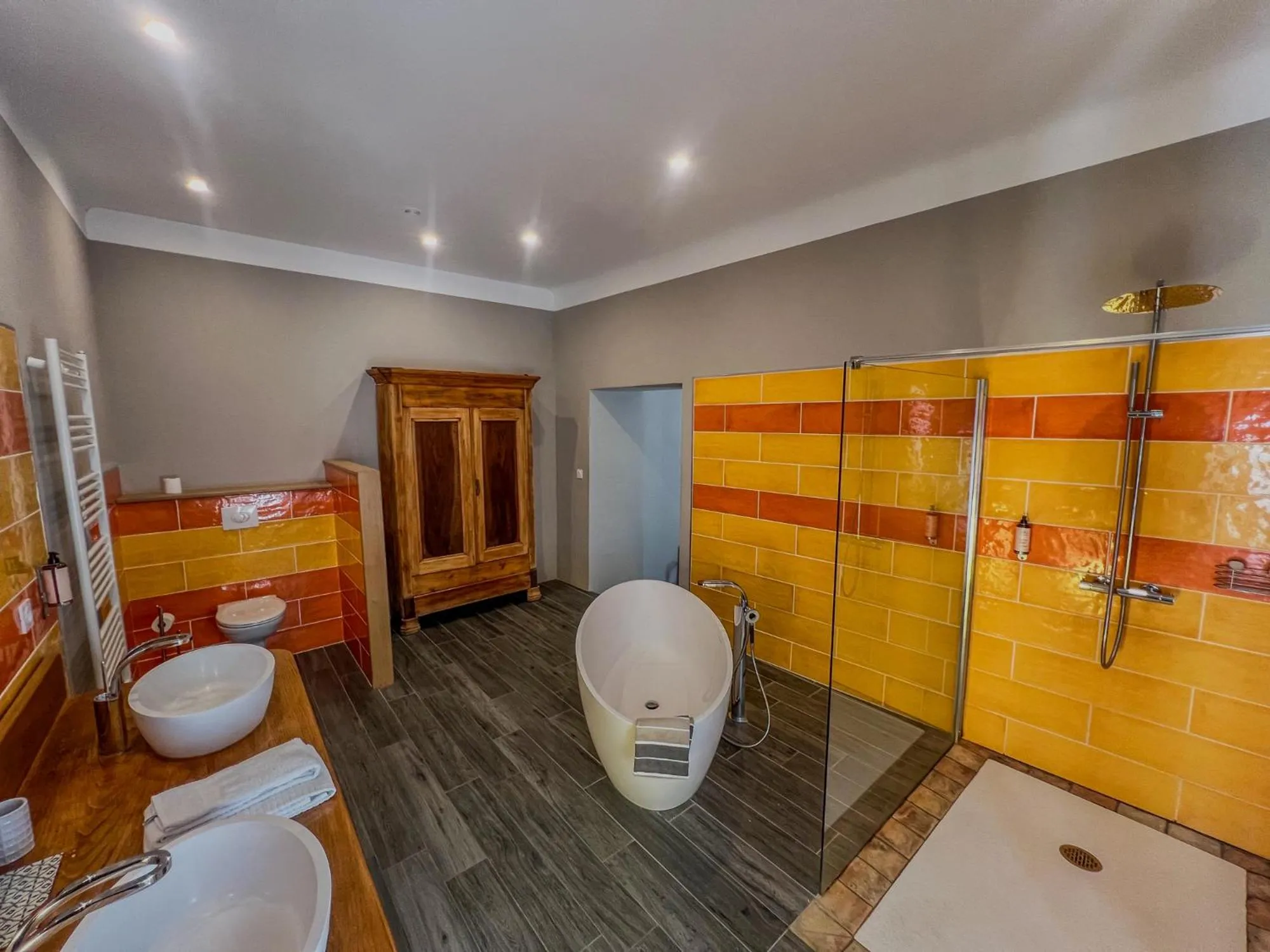 Shower in Hôtel d'Alibert