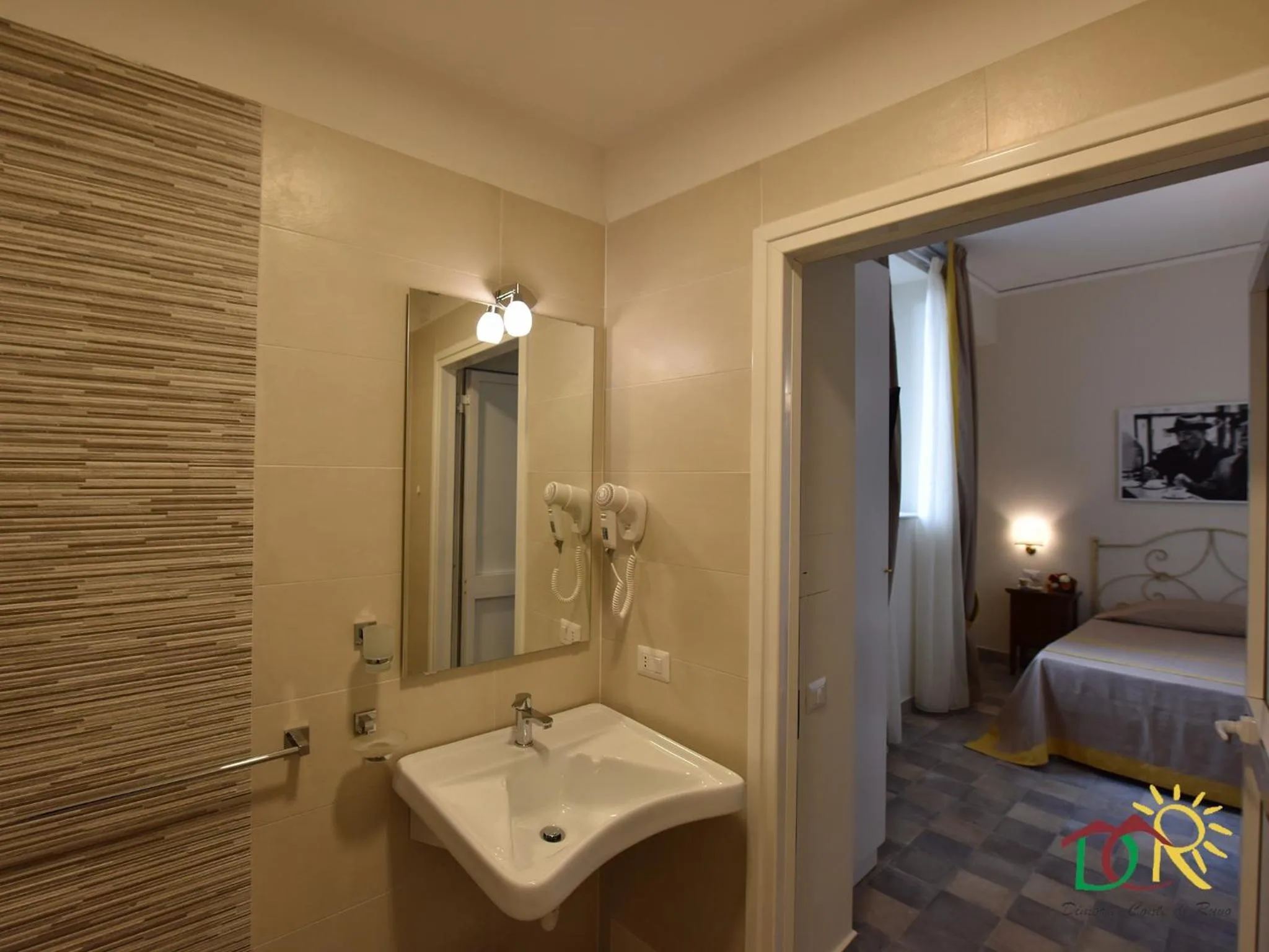 Shower, Bed in Dimora conte di Ruvo