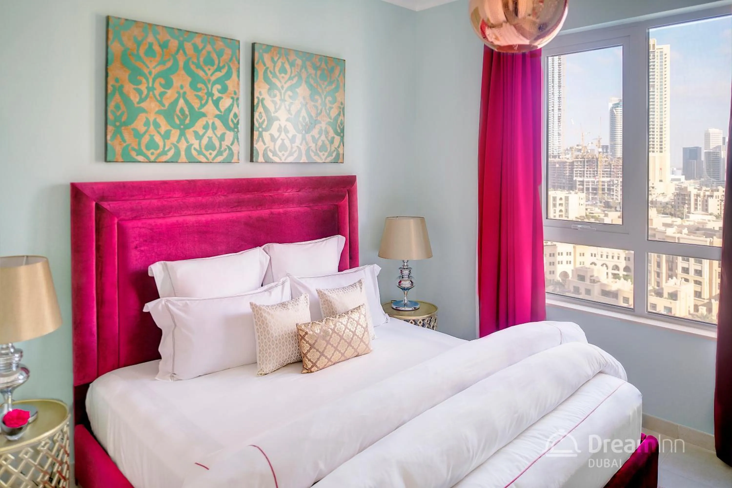 Bed in Dream Inn Apartments - Burj Residences Burj Khalifa View