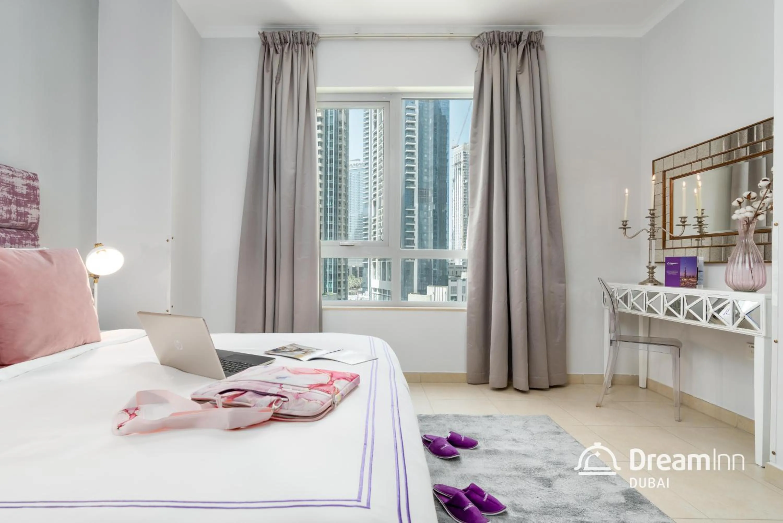 Bedroom, Bed in Dream Inn Apartments - Burj Residences Burj Khalifa View