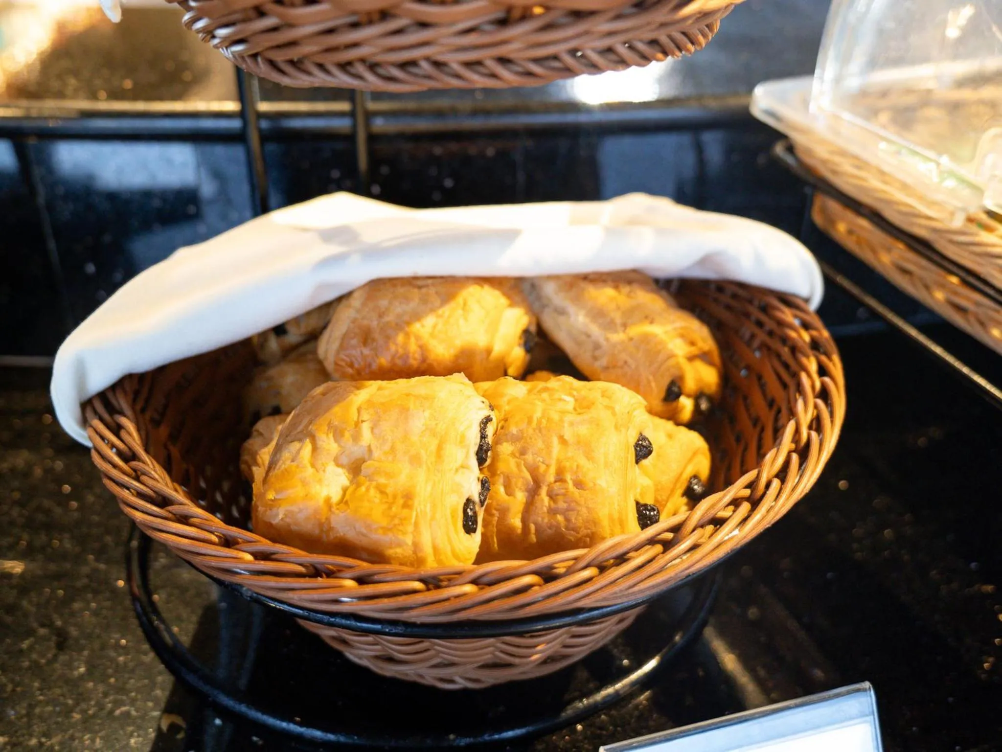 Restaurant/places to eat in Clarian Hotel Beach Patong