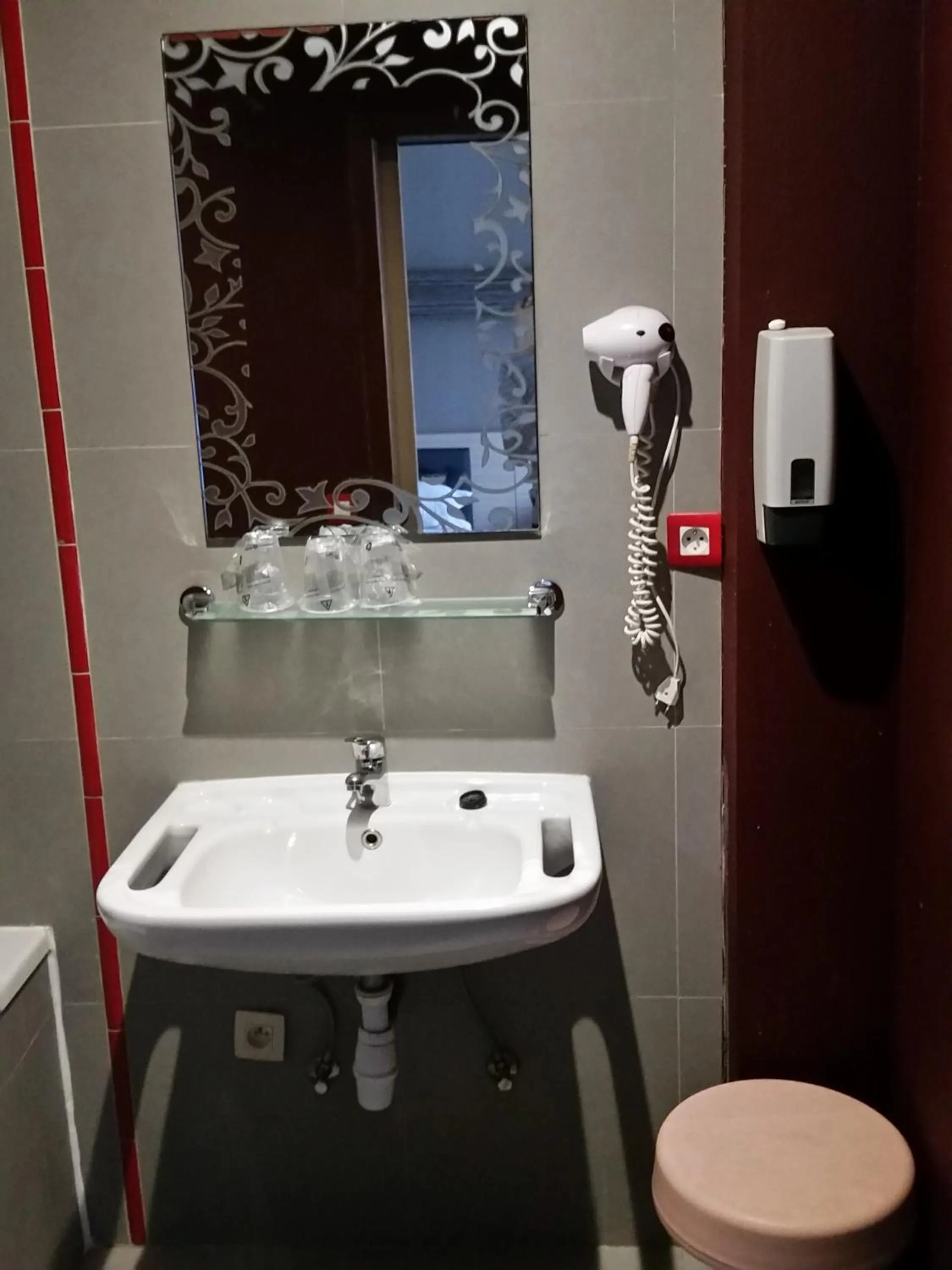 Toilet in Hotel Prince de Liege