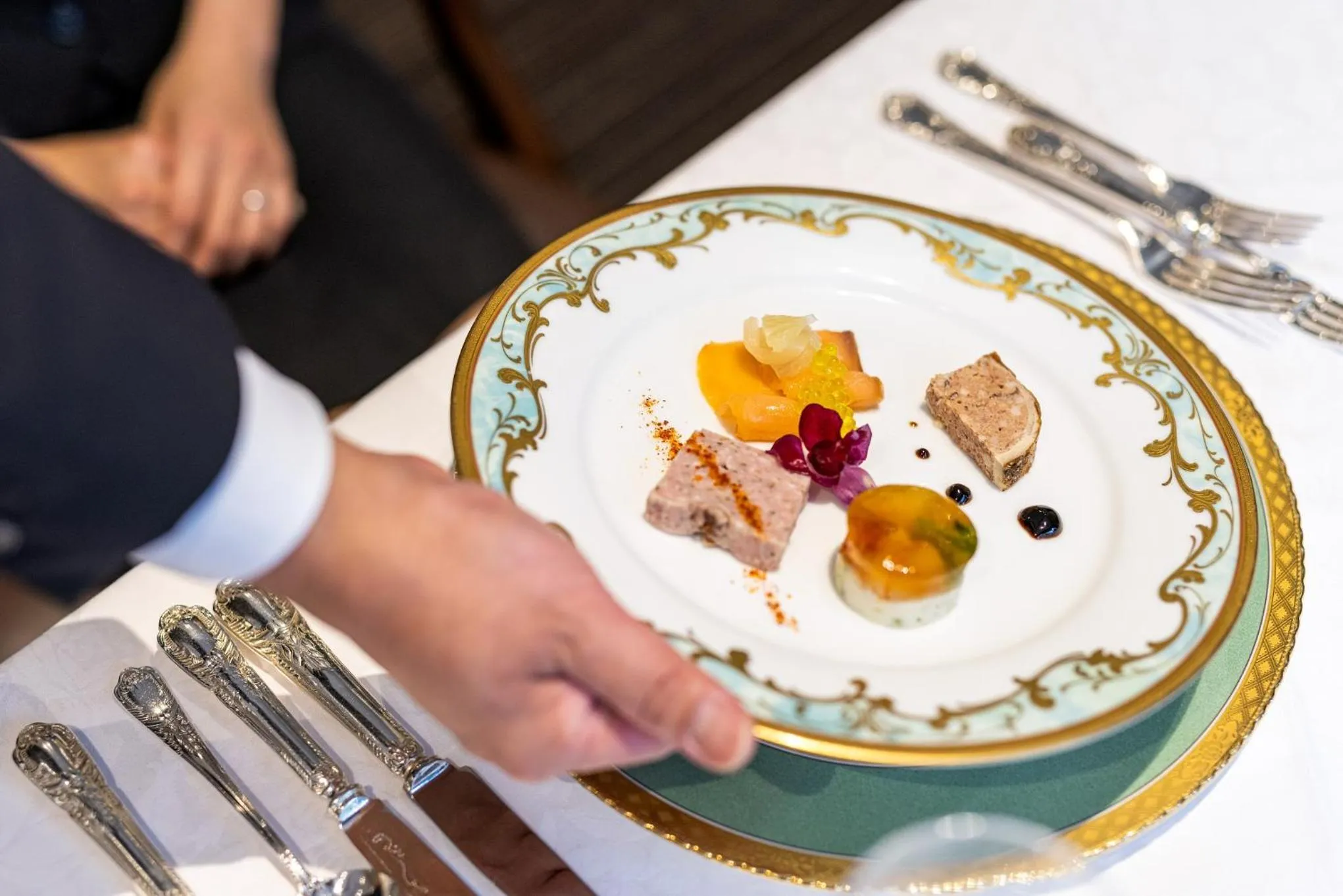 Restaurant/places to eat in Hotel Grand Fuji