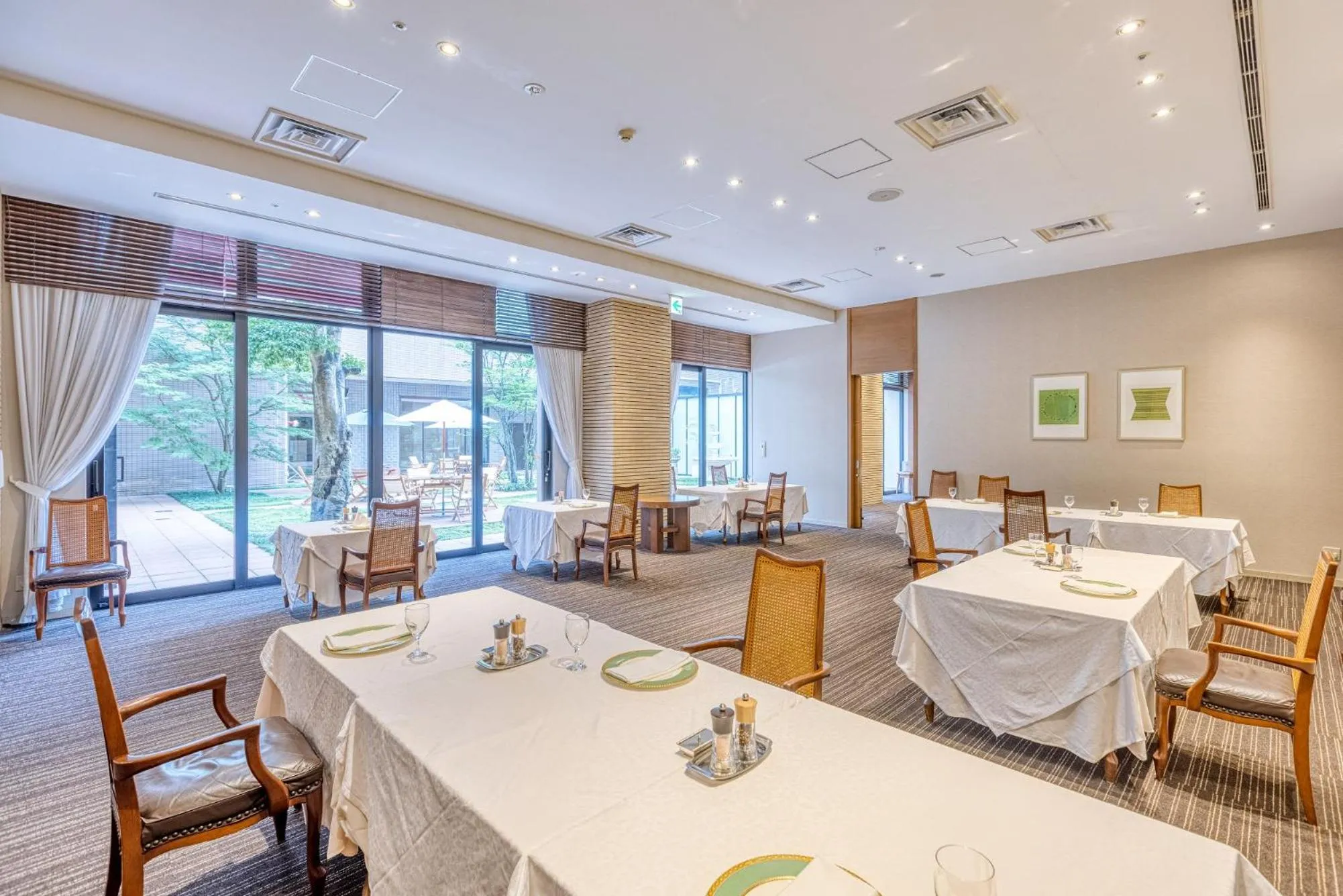 Restaurant/places to eat in Hotel Grand Fuji