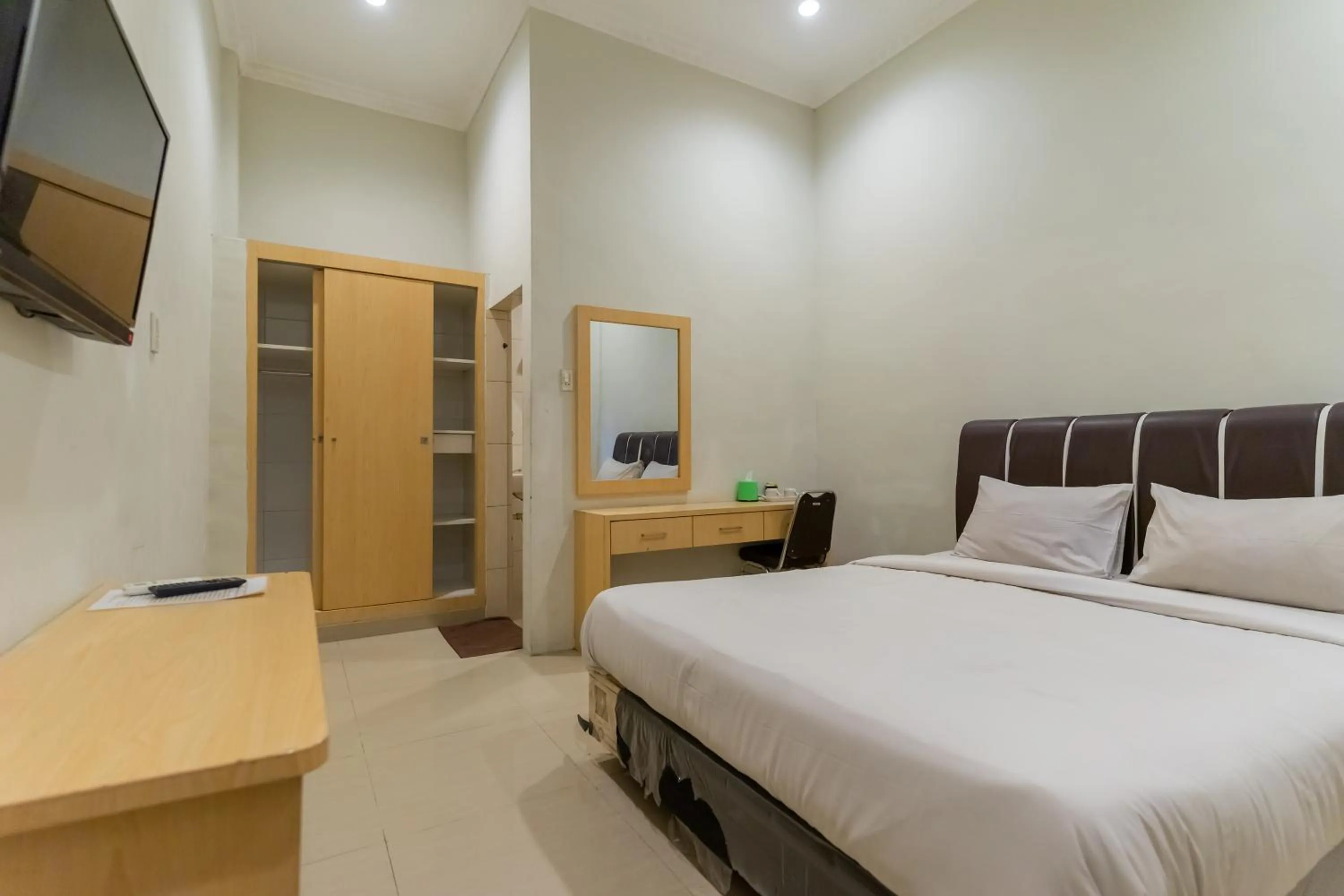 Bed in Vandolia Guest House Medan RedPartner