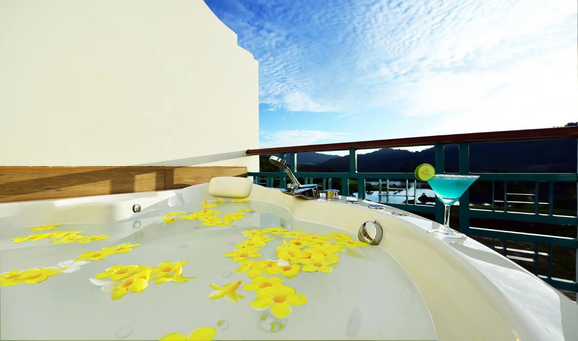 Bathroom in Katathong Golf Resort & Spa