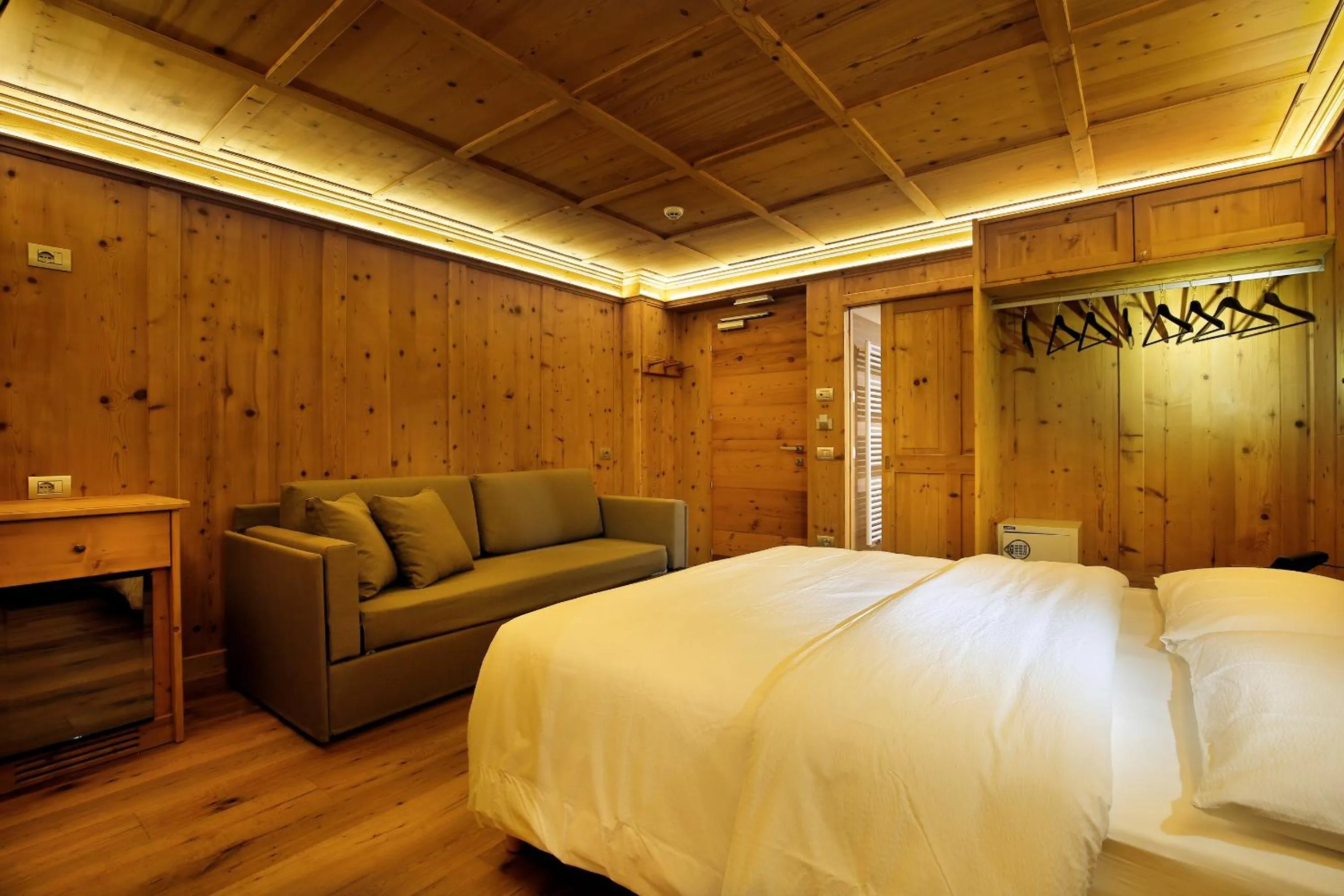 Photo of the whole room, Bed in Albergo Garnì Antico Mas del Medico