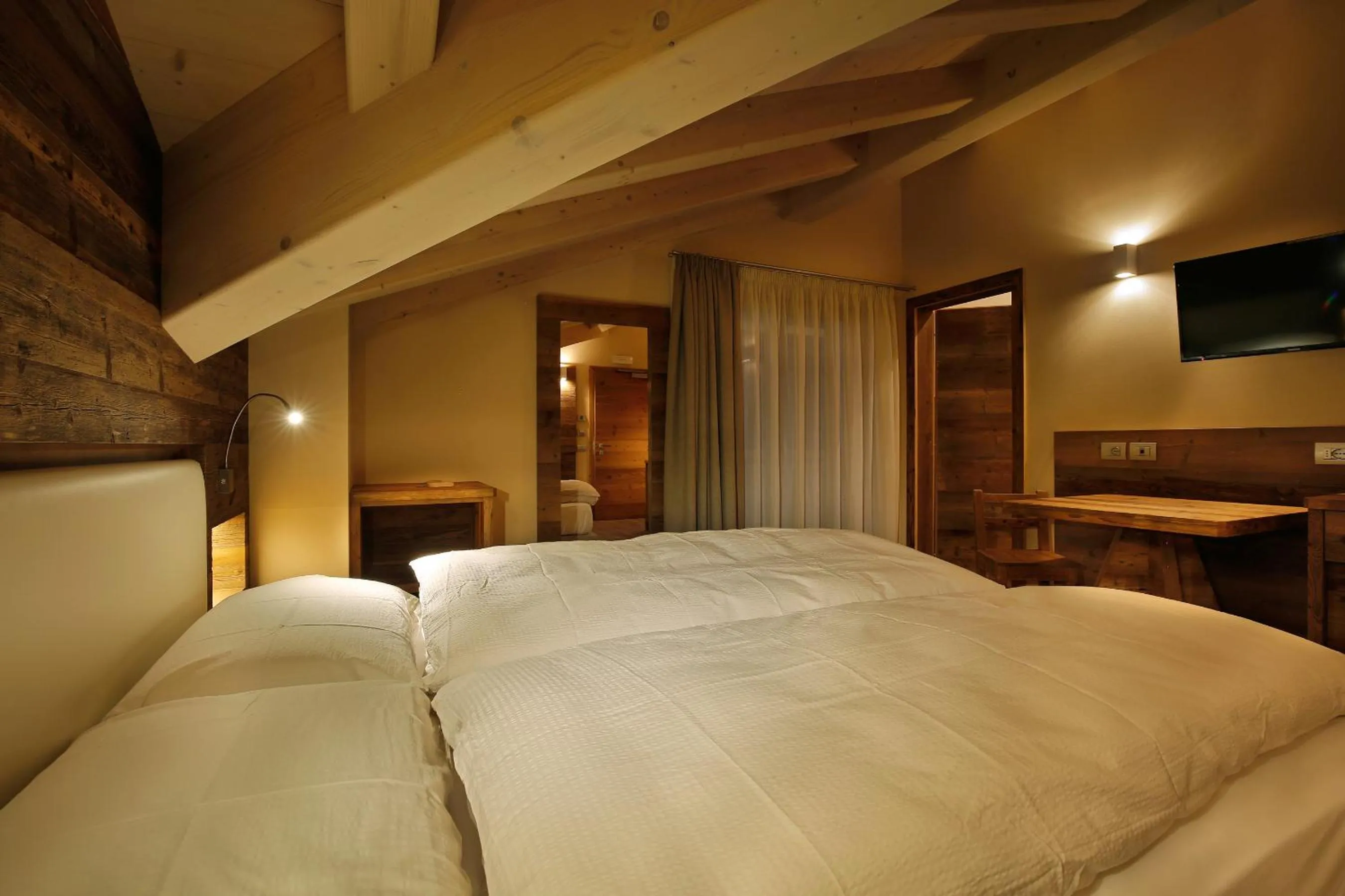 Photo of the whole room, Bed in Albergo Garnì Antico Mas del Medico