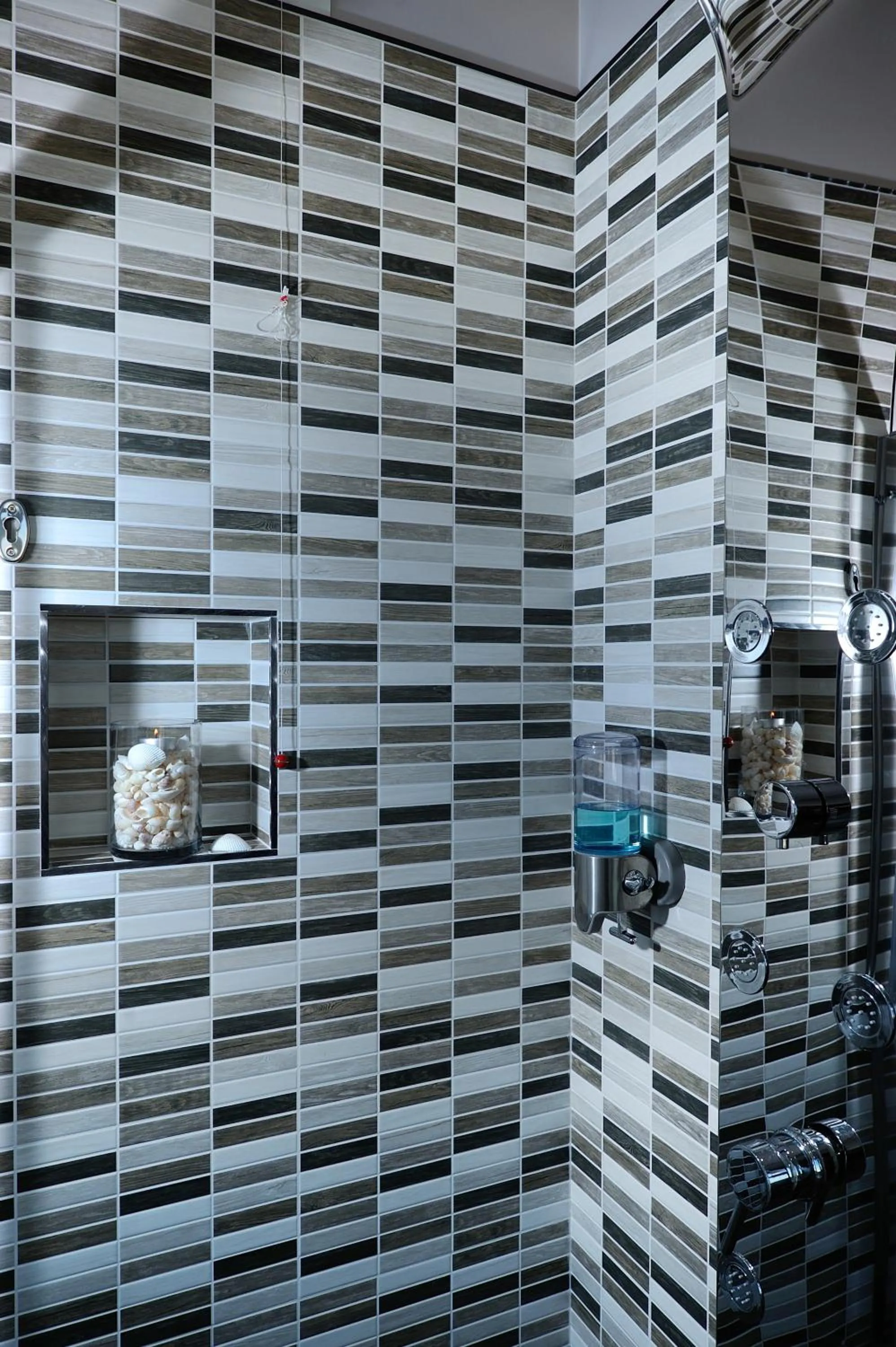 Shower in Atticobianco B&B