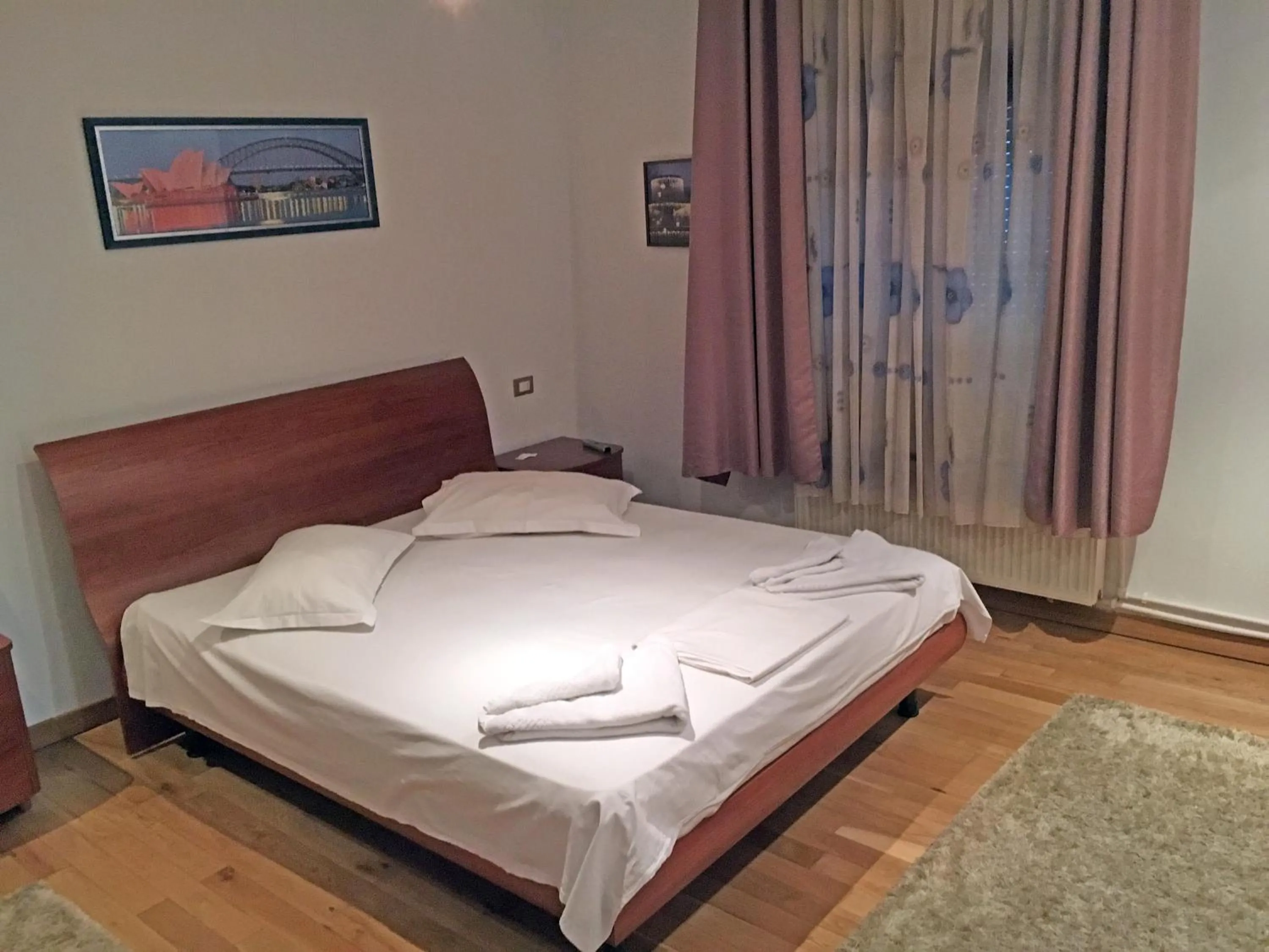 One-Bedroom Apartment with Terrace in Bucharest Last Minute Accommodation