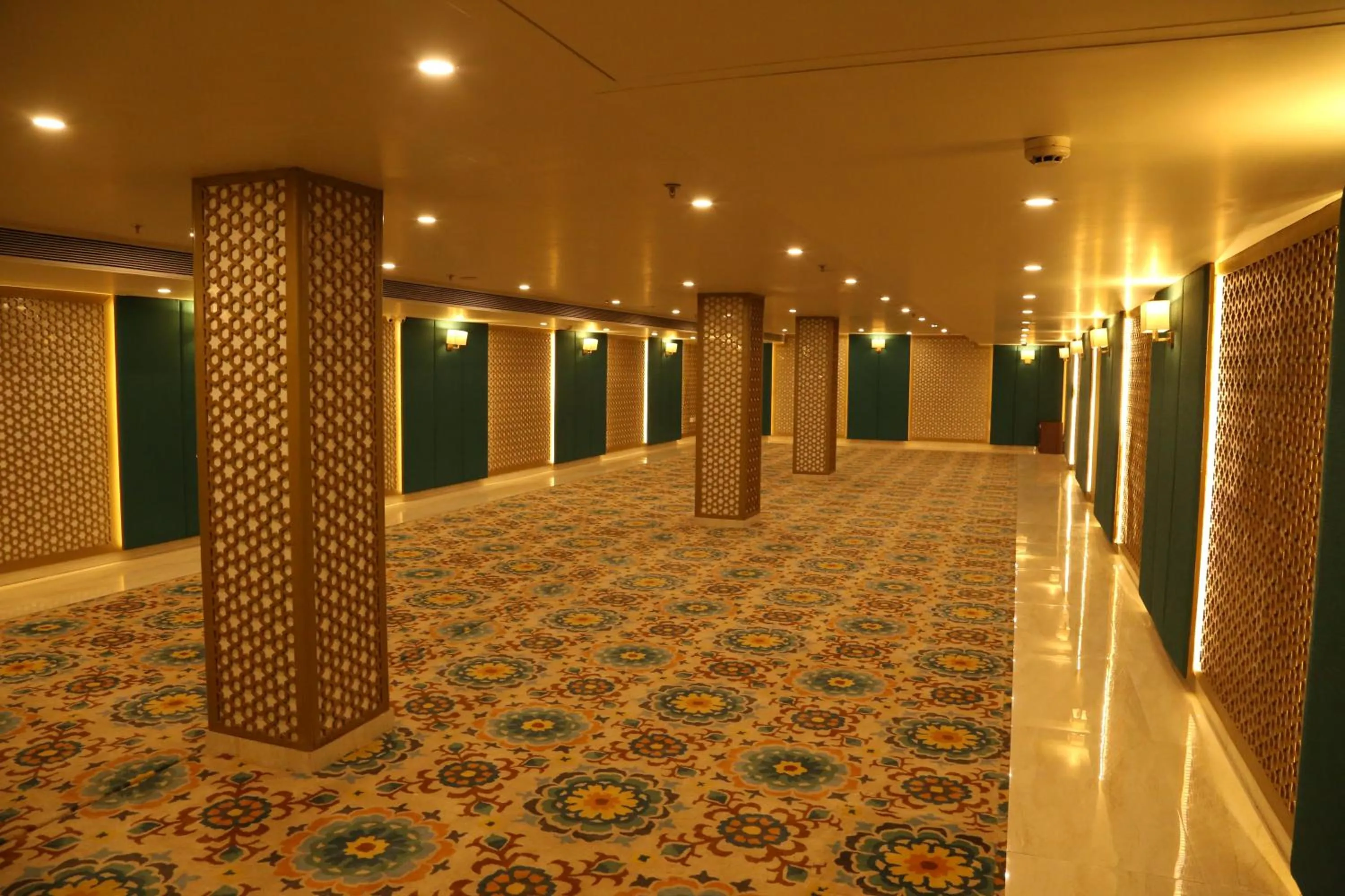 Property building in Comfort Inn Sapphire By Eastylnn Hotels