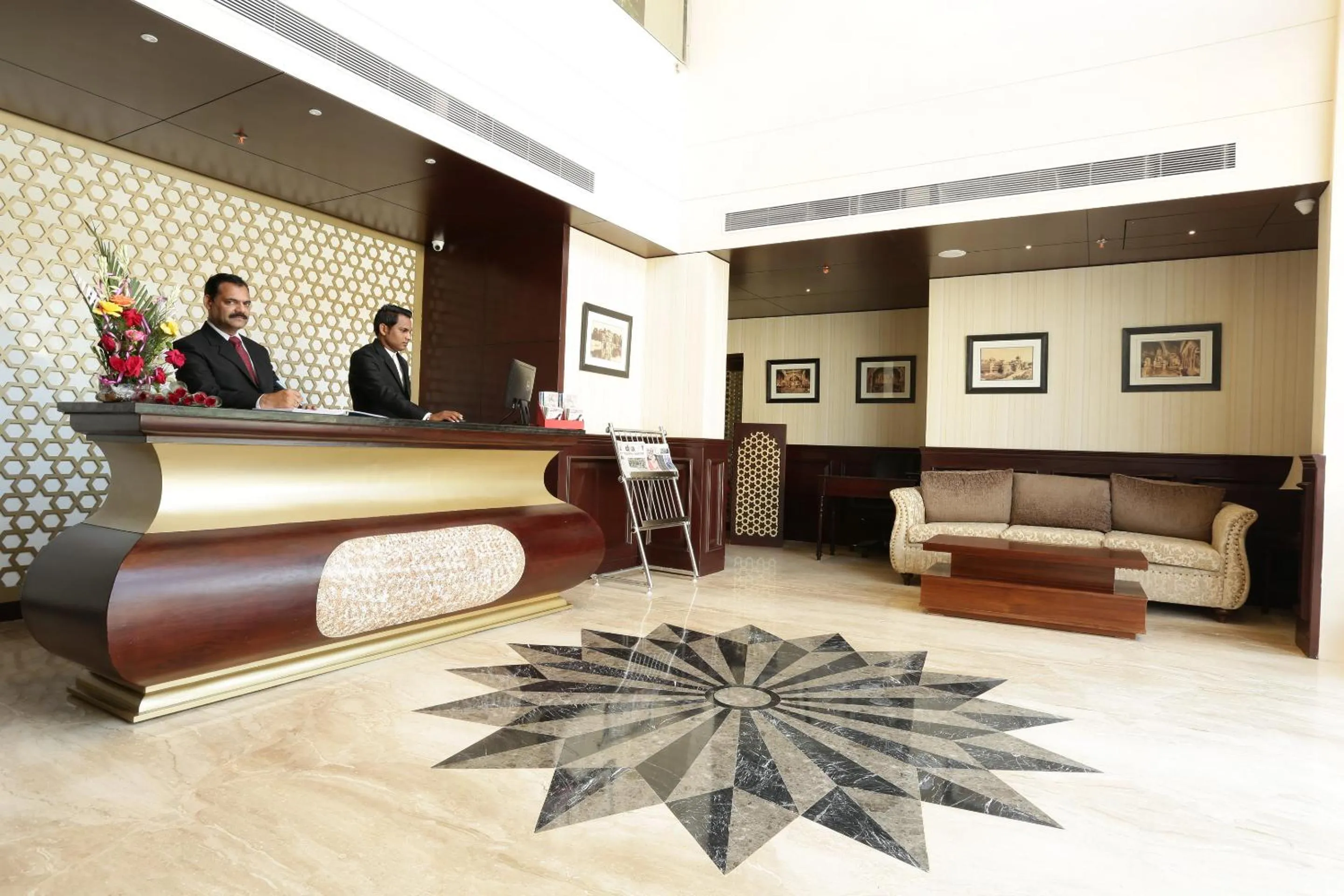 Lobby or reception in Comfort Inn Sapphire By Eastylnn Hotels