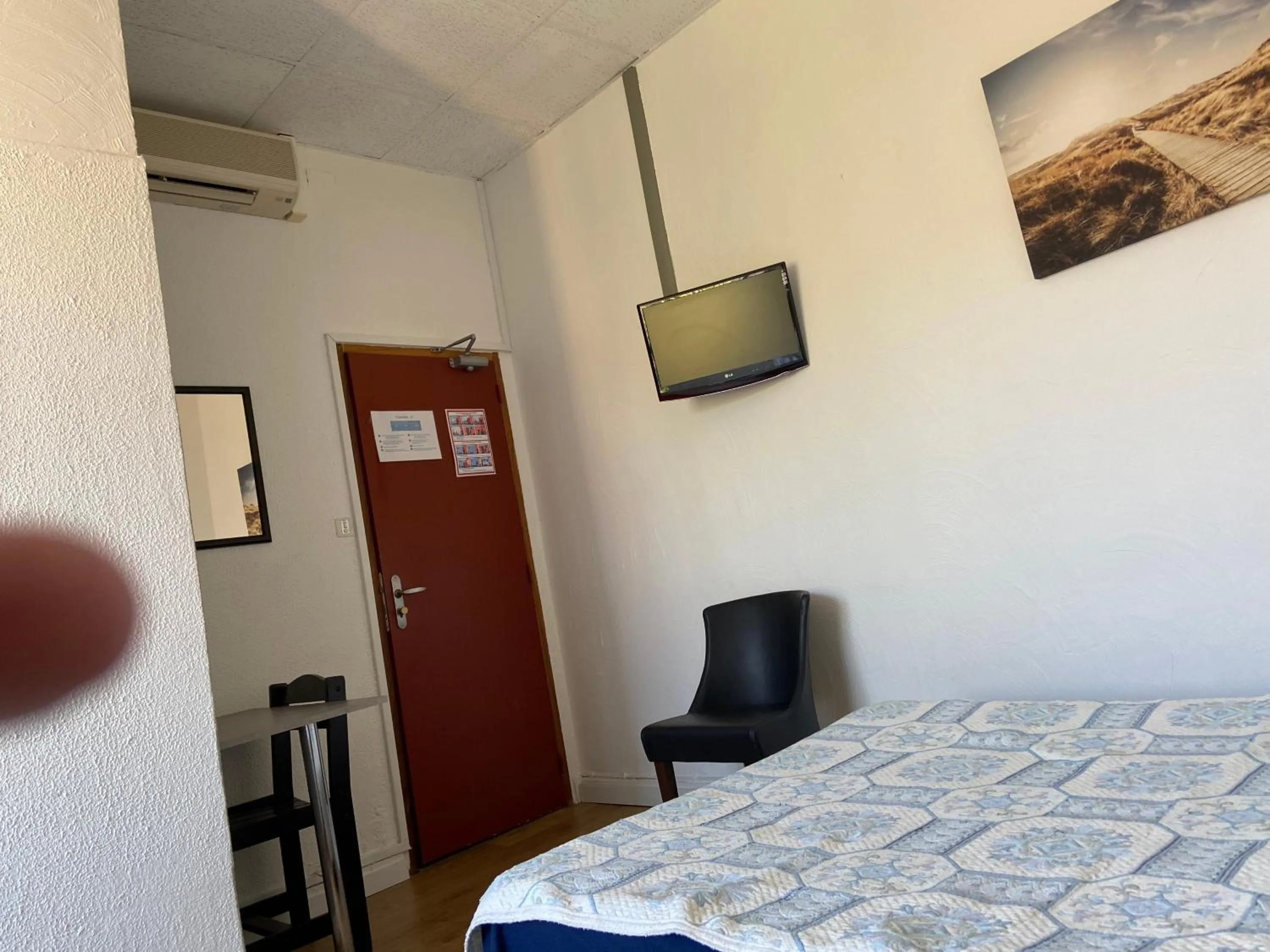 Bed in Hôtel Belle Vue d'Angleterre