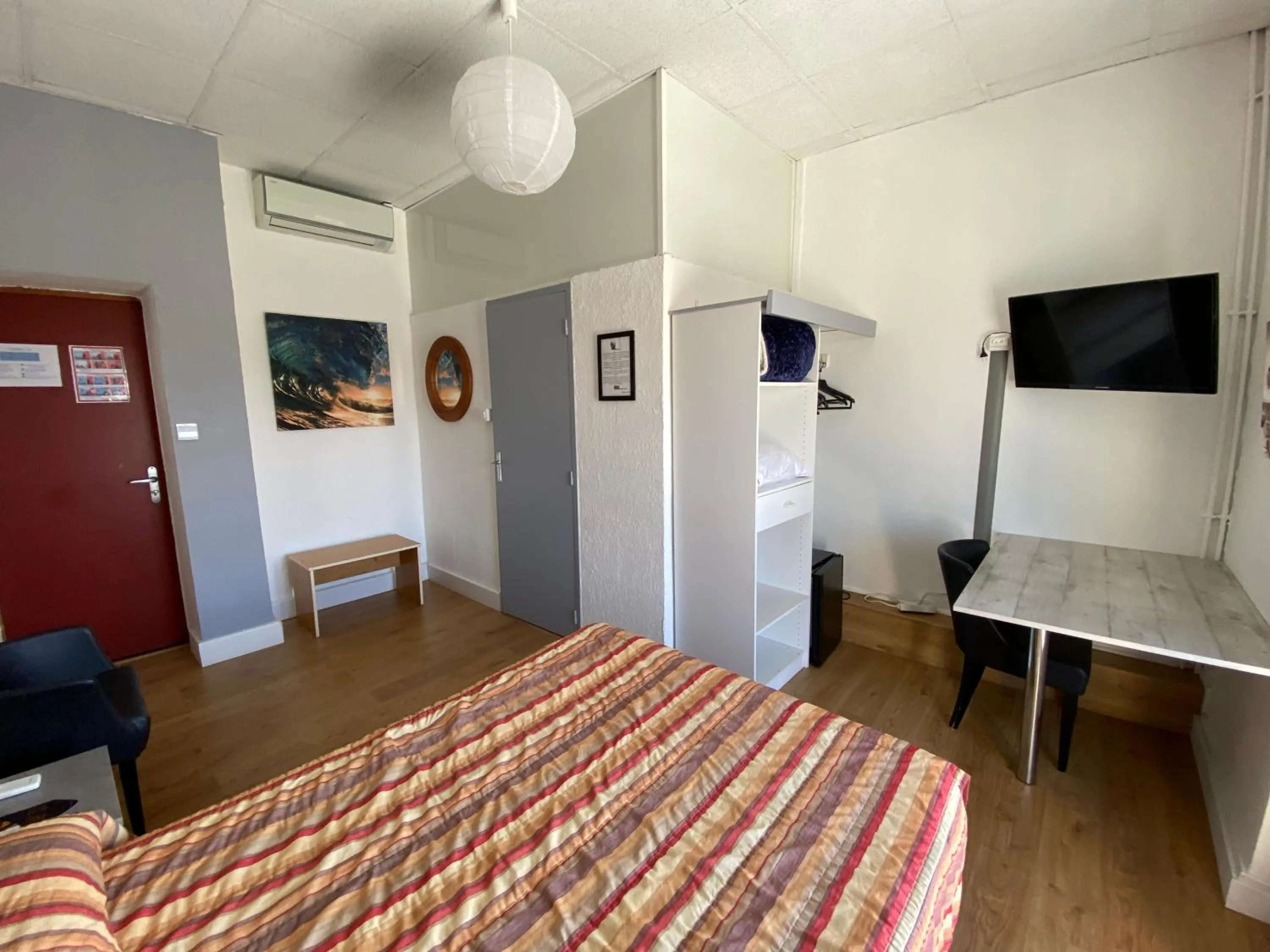 Bed in Hôtel Belle Vue d'Angleterre