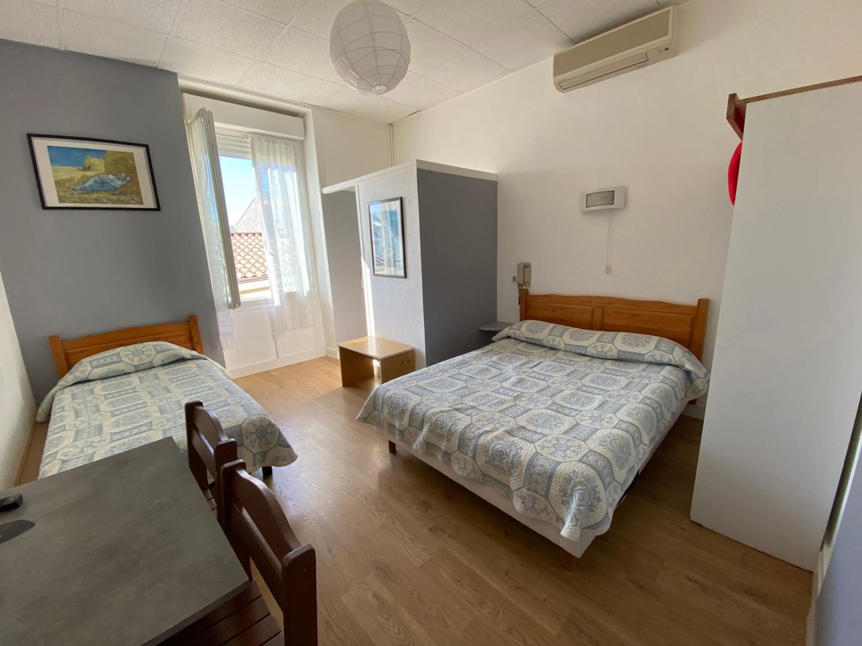 Bed in Hôtel Belle Vue d'Angleterre