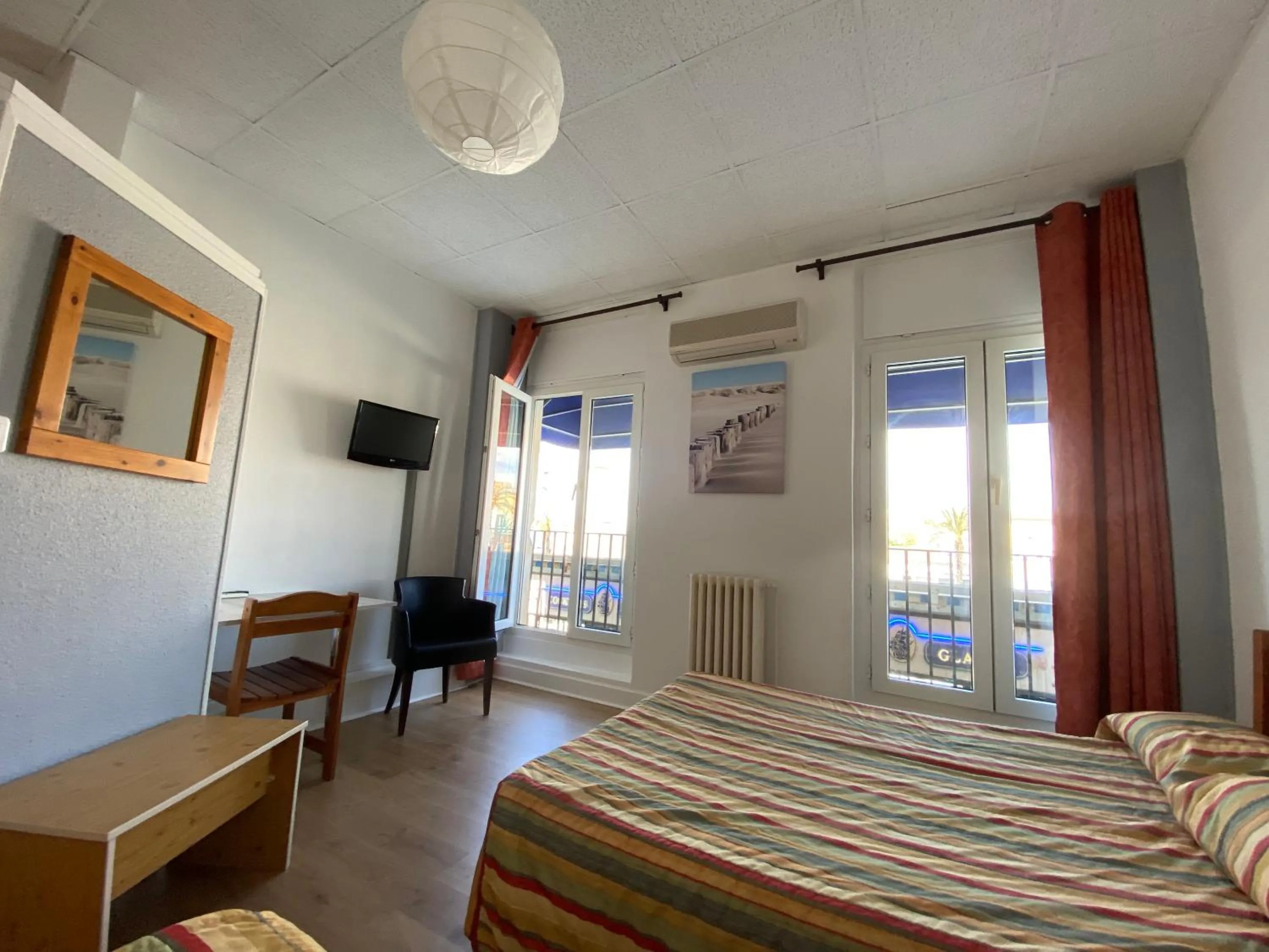 Bed in Hôtel Belle Vue d'Angleterre