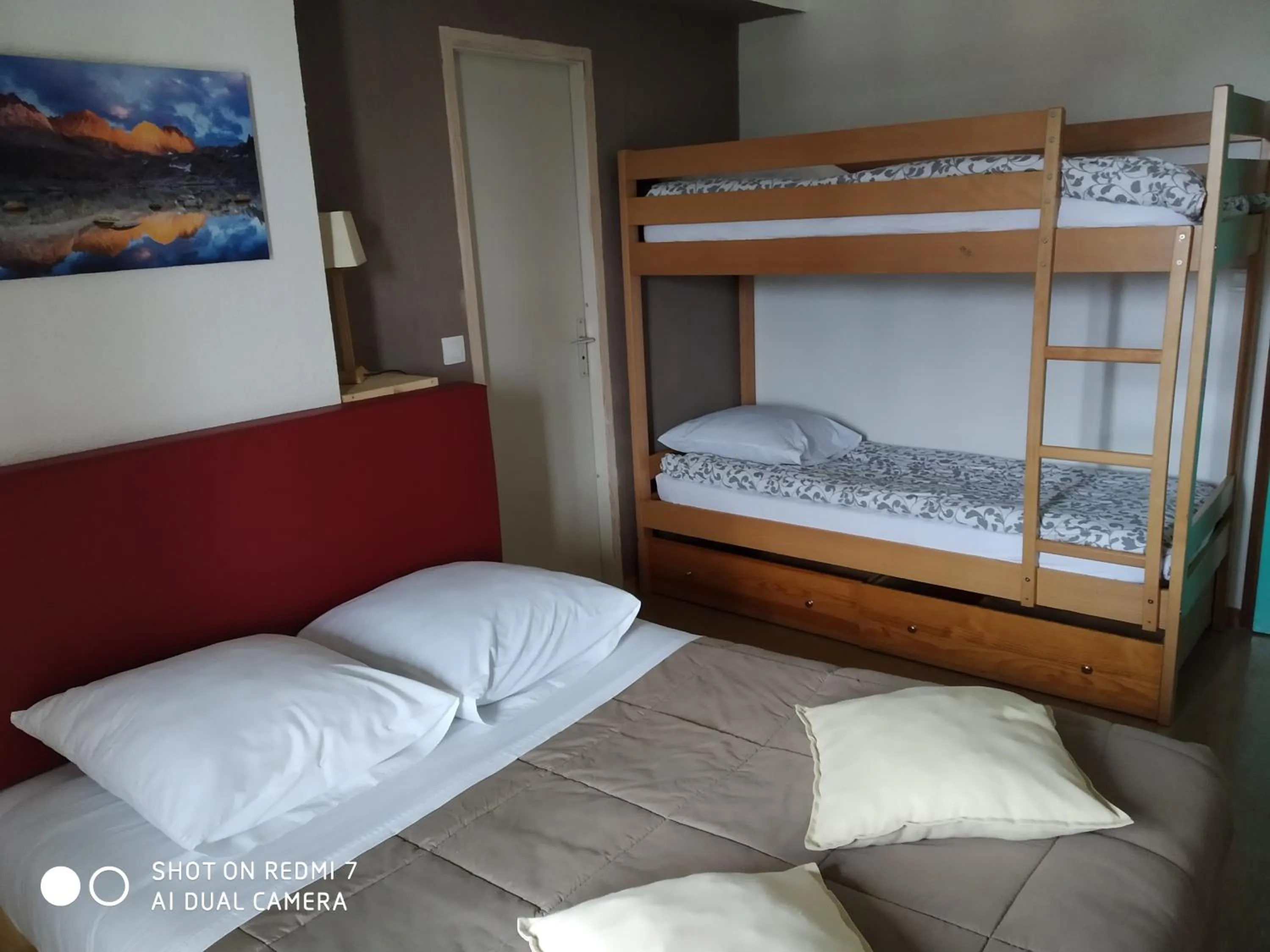 bunk bed, Bed in Chalet Hotel Les Marmottes 2 étoiles NN
