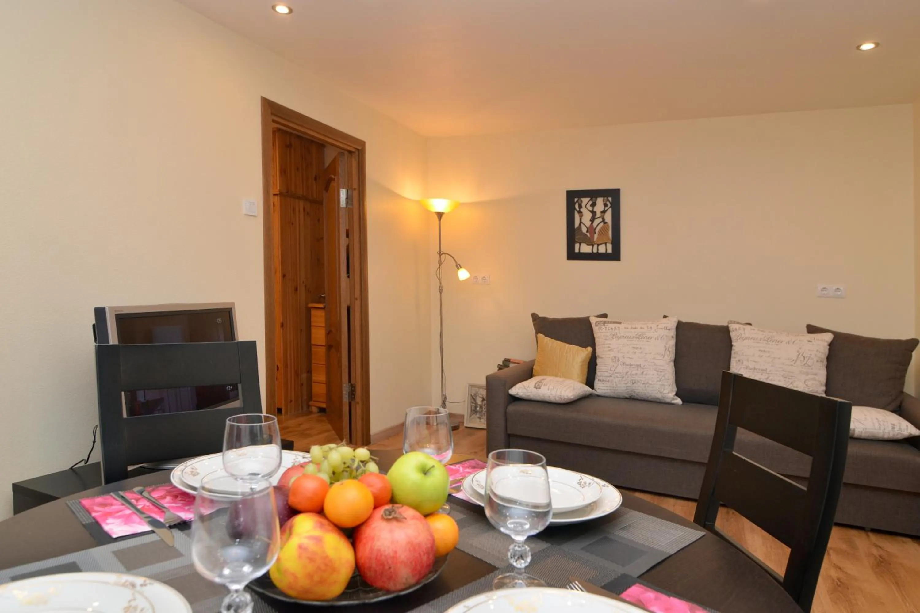 TV and multimedia in Tomsona Apartment Riga Center