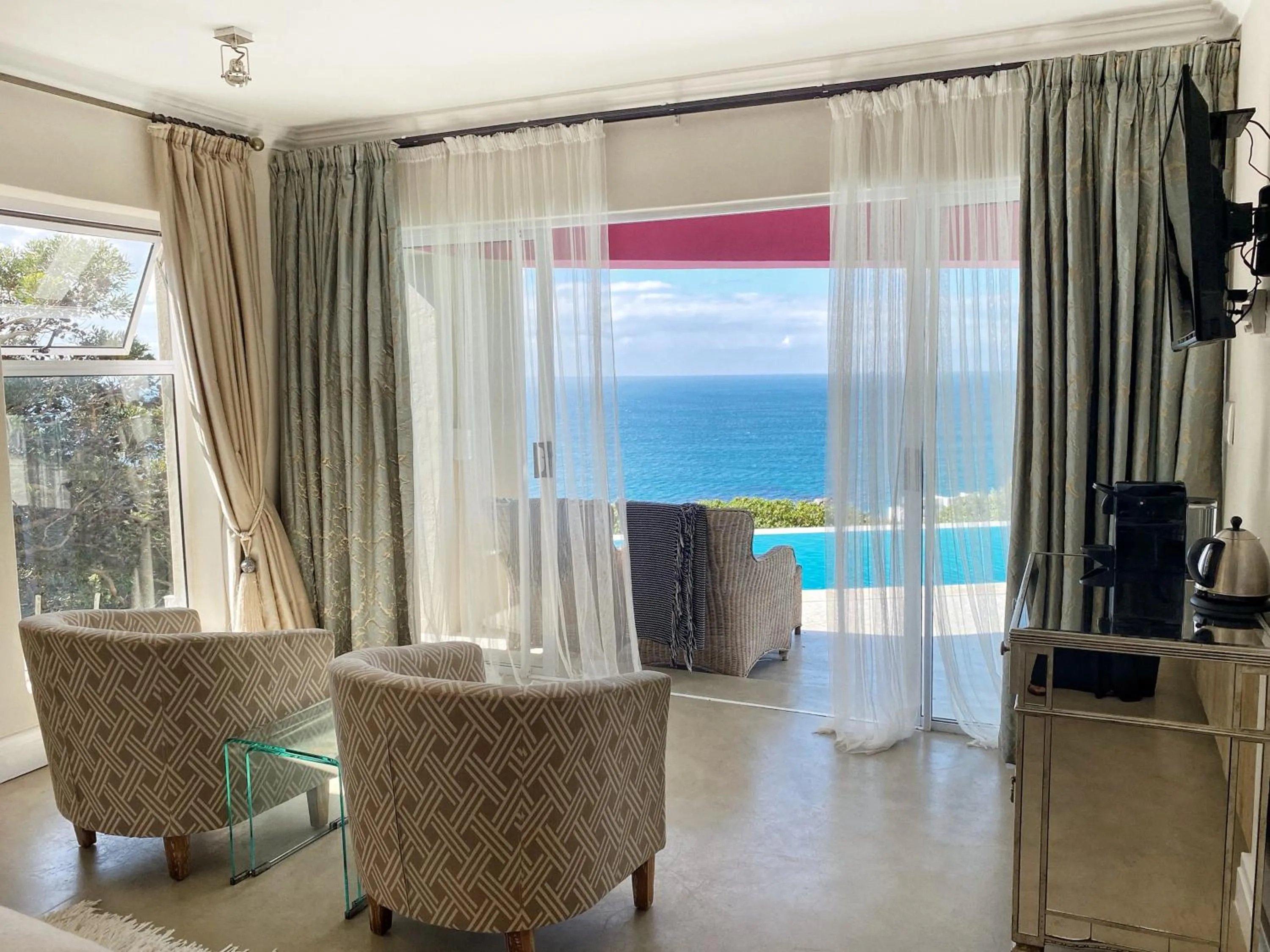 TV and multimedia in Residence William French