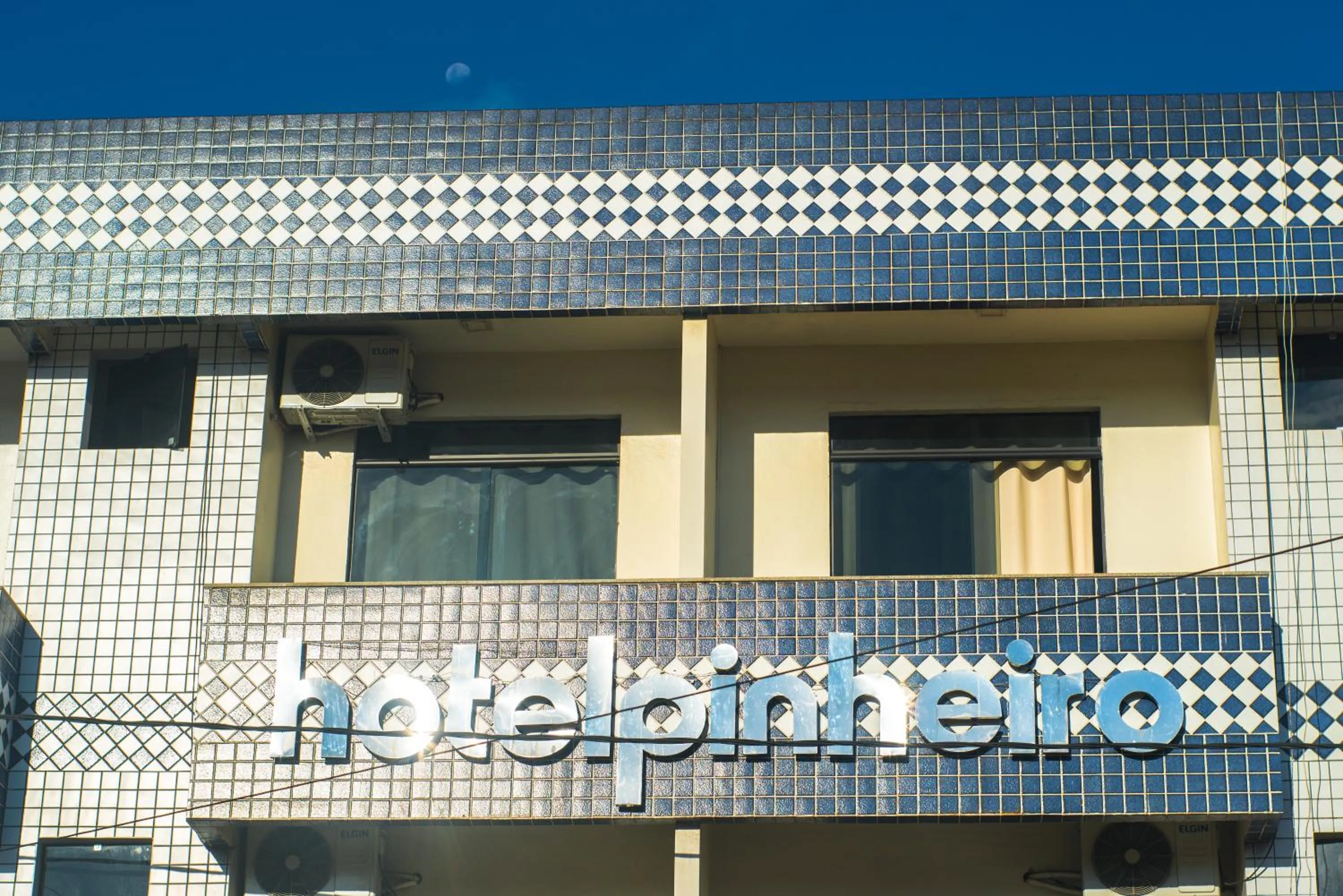 Property building in Hotel Pinheiro