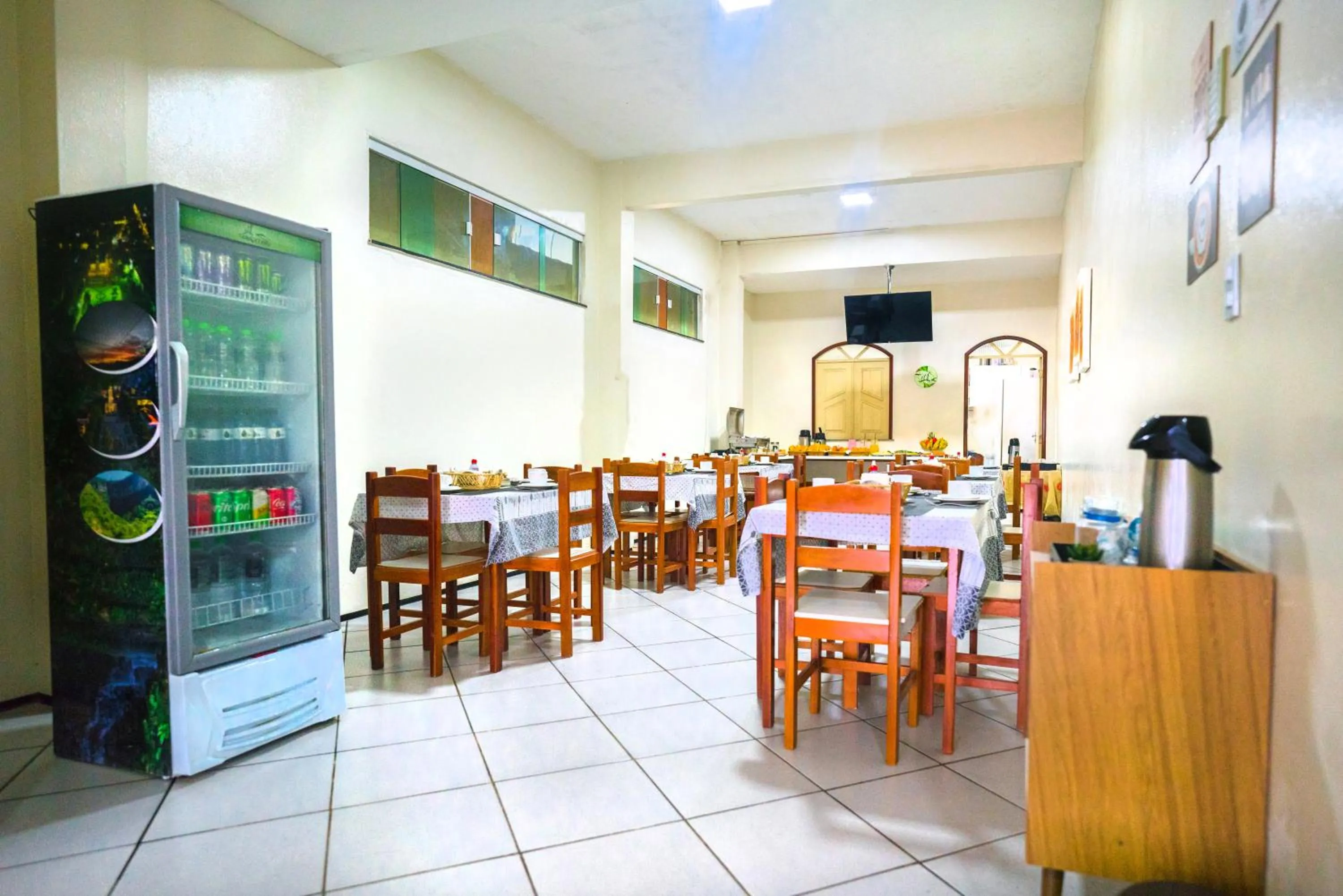 Restaurant/places to eat in Hotel Pinheiro