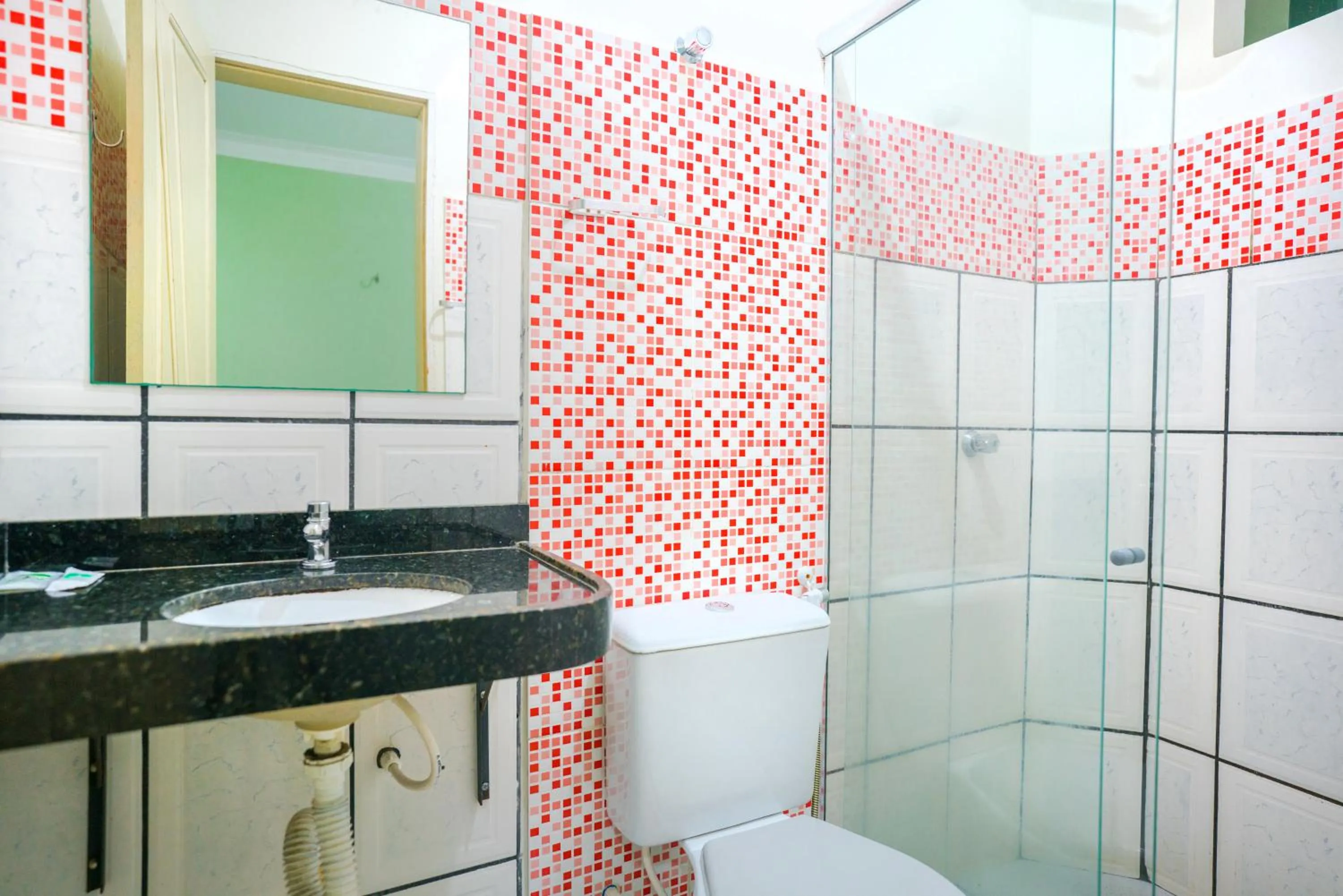 Shower in Hotel Pinheiro