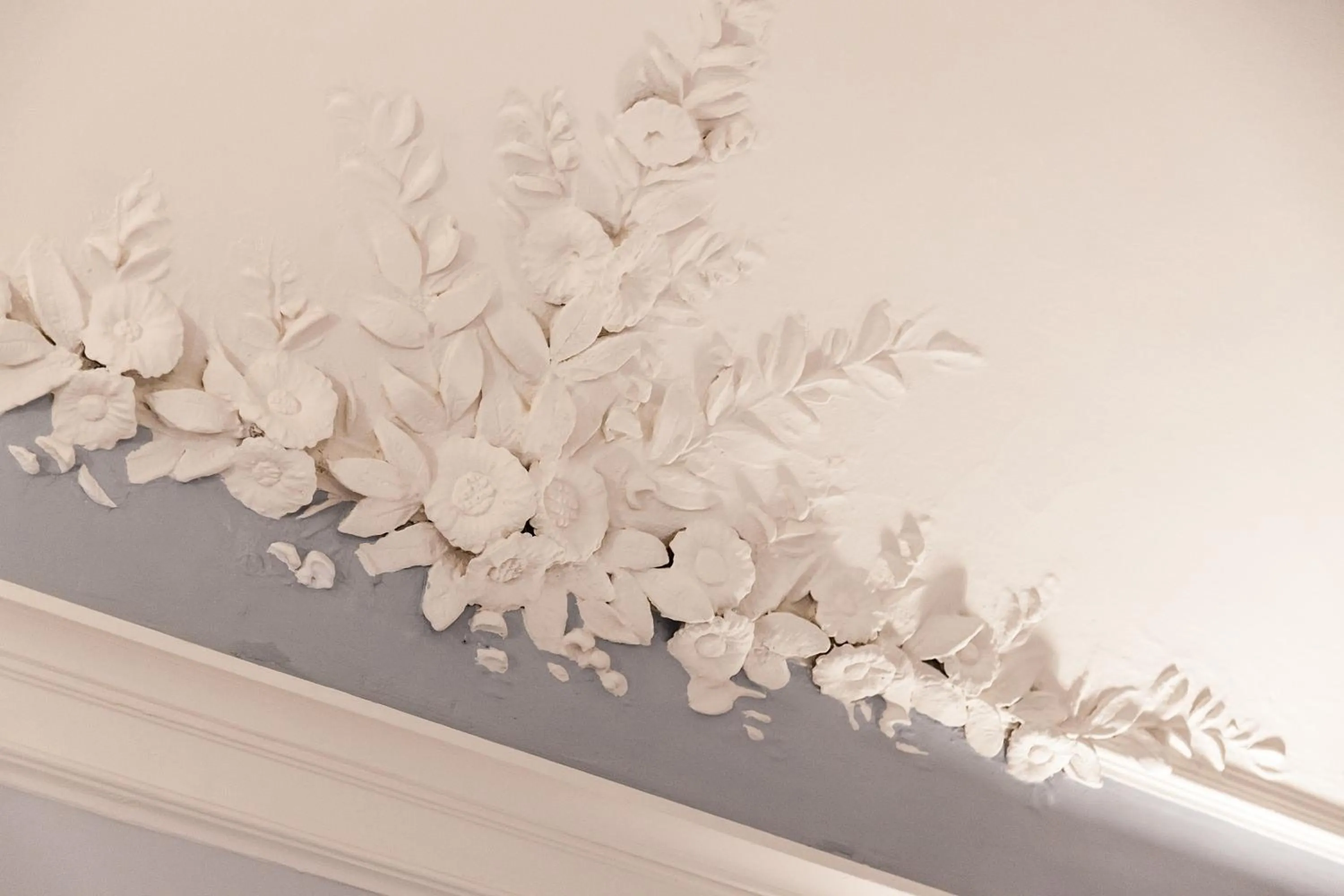 Decorative detail in Il Leone Blu