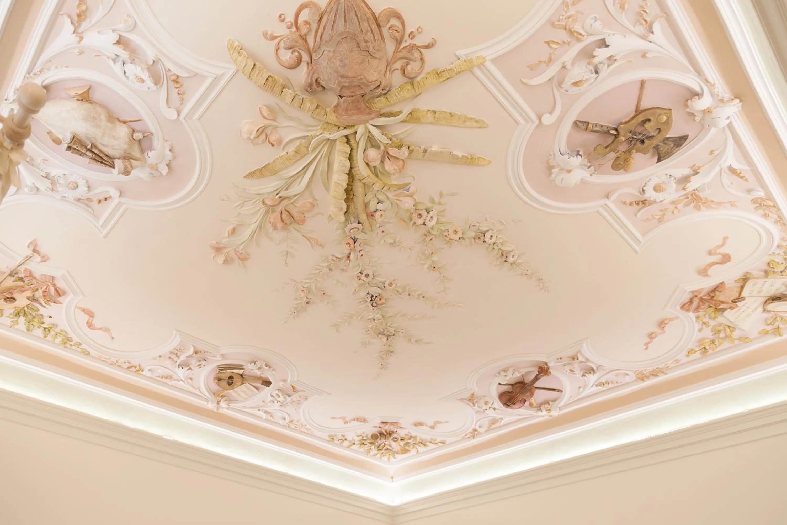 Decorative detail in Il Leone Blu