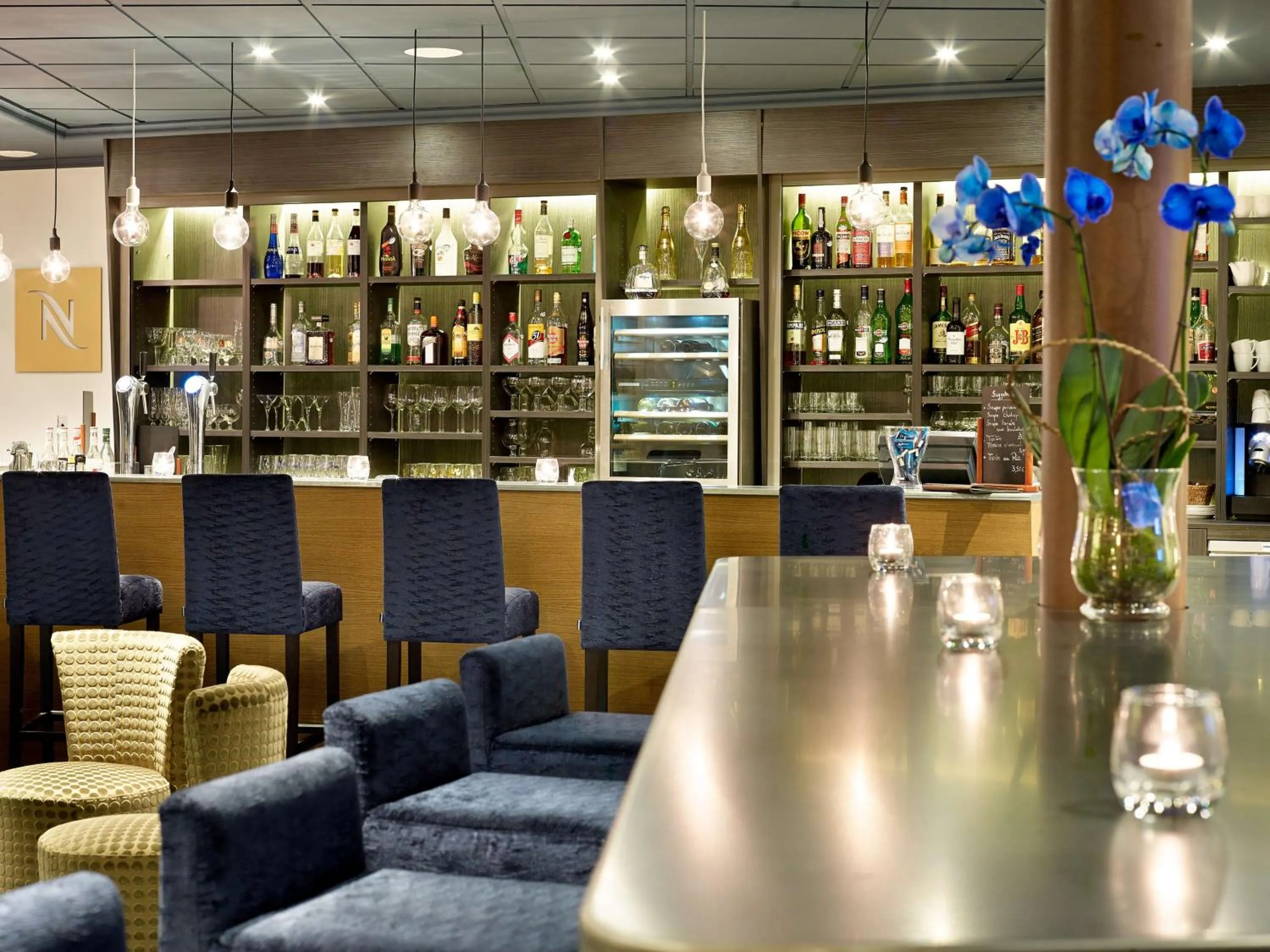 Lounge or bar in Radisson BLU Balmoral
