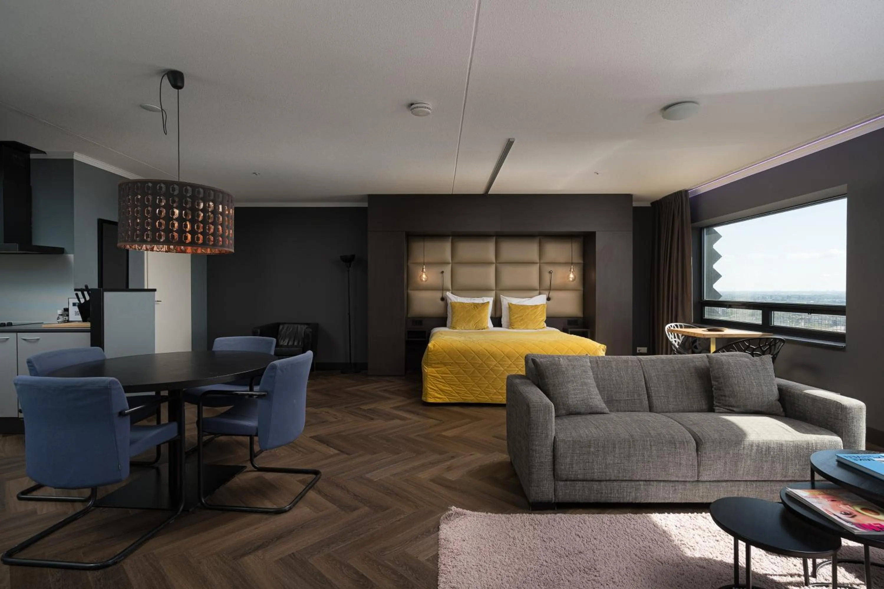 Bed in The Penthouse At The Hague Tower