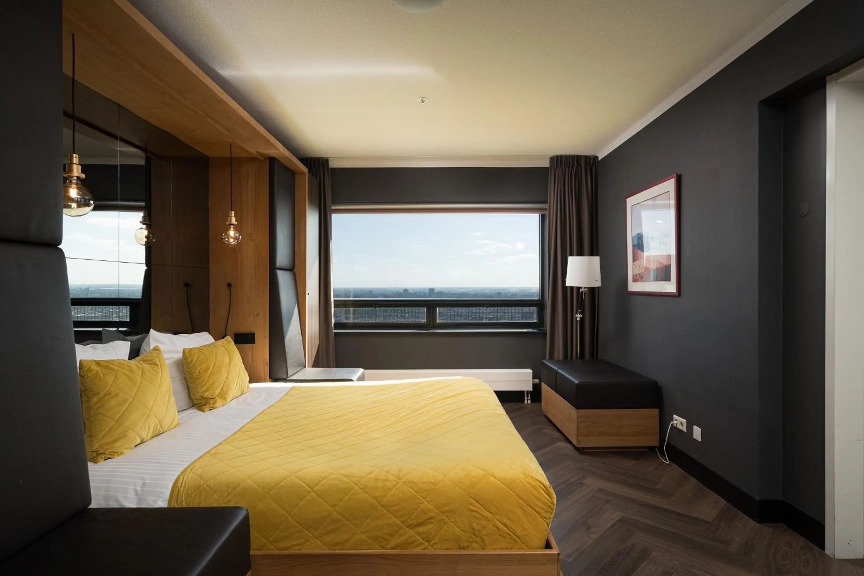 Bed in The Penthouse At The Hague Tower