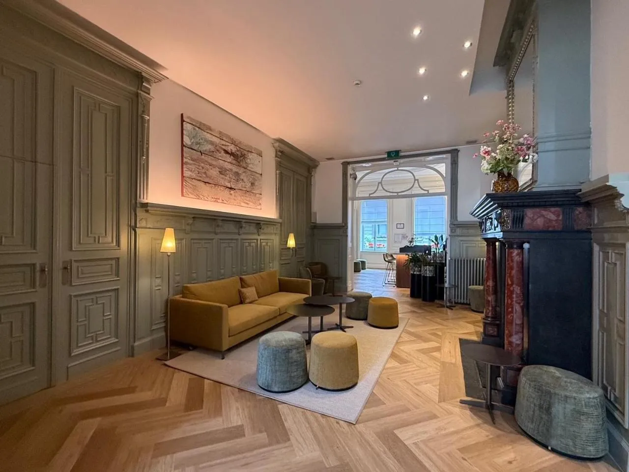 Property building in Hotel Du Congres