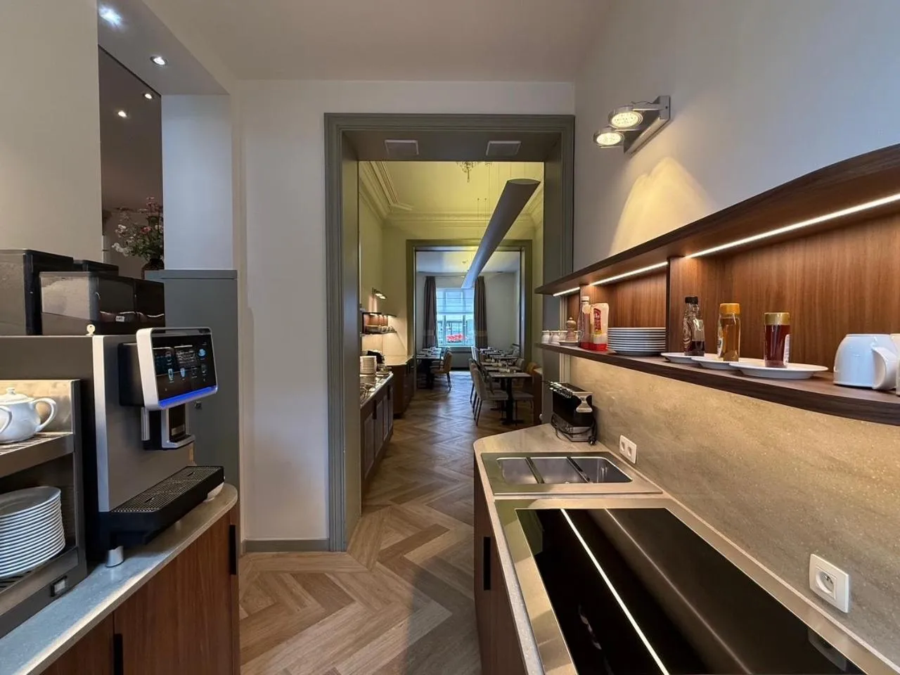 Breakfast in Hotel Du Congres