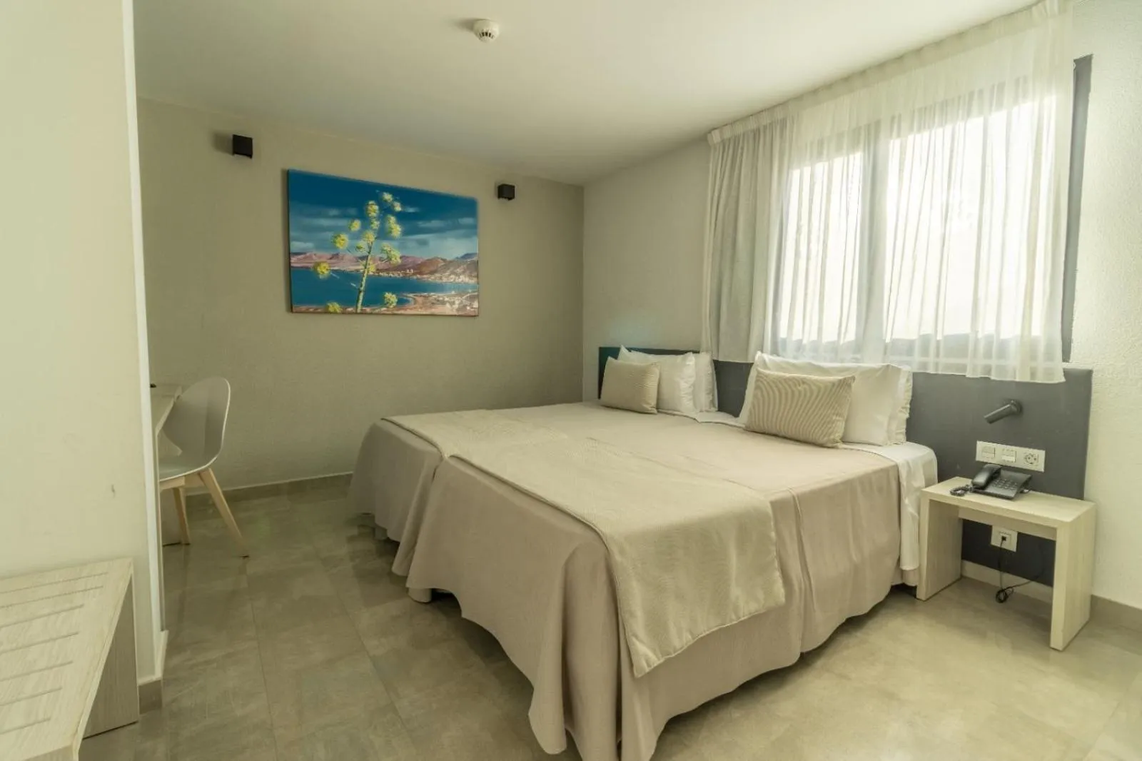 Photo of the whole room, Bed in Dos Playas - 30º hotels