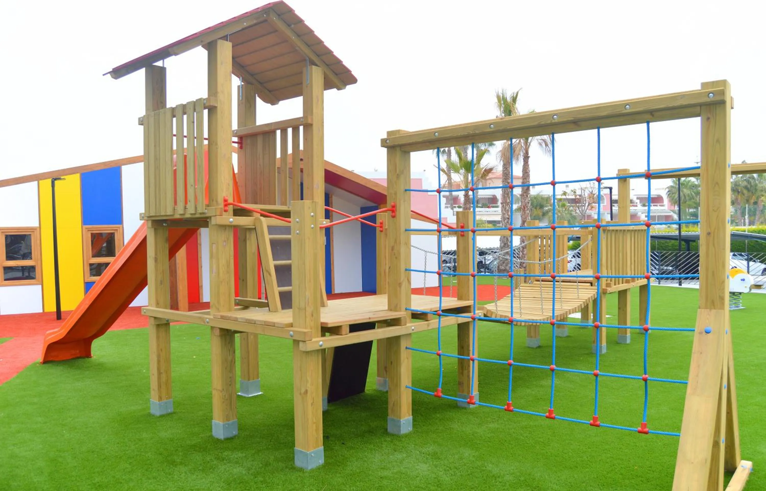 Children play ground in Dos Playas - 30º hotels
