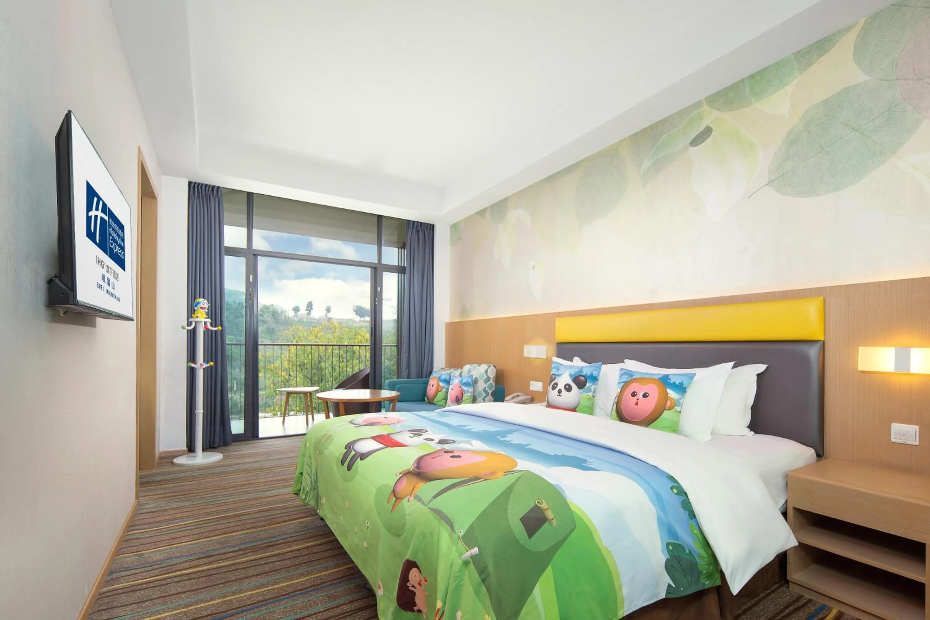 Photo of the whole room in Holiday Inn Express Emei Mountain, an IHG Hotel