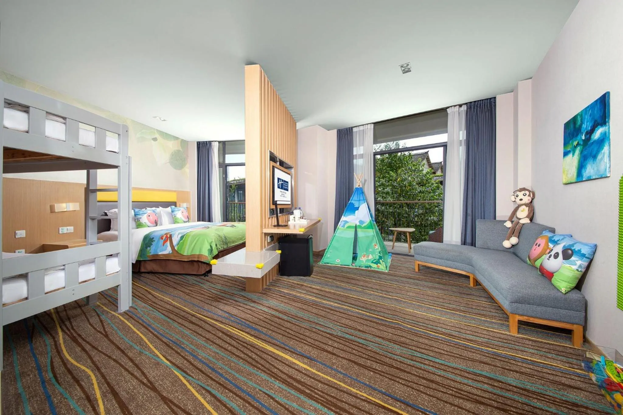 Bedroom in Holiday Inn Express Emei Mountain, an IHG Hotel