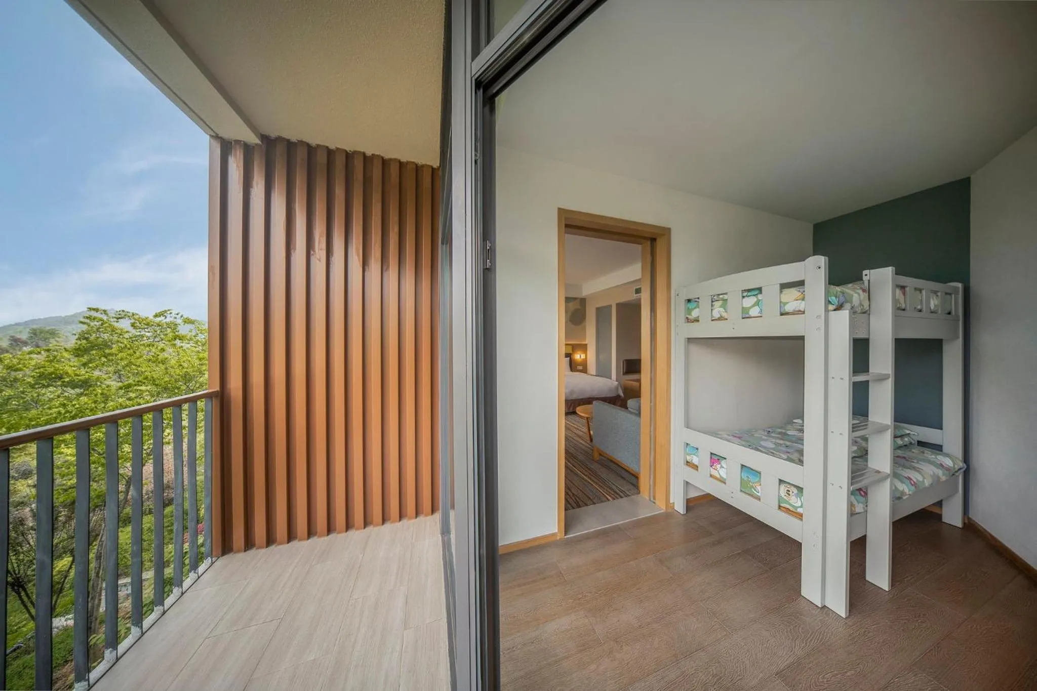 Photo of the whole room in Holiday Inn Express Emei Mountain, an IHG Hotel