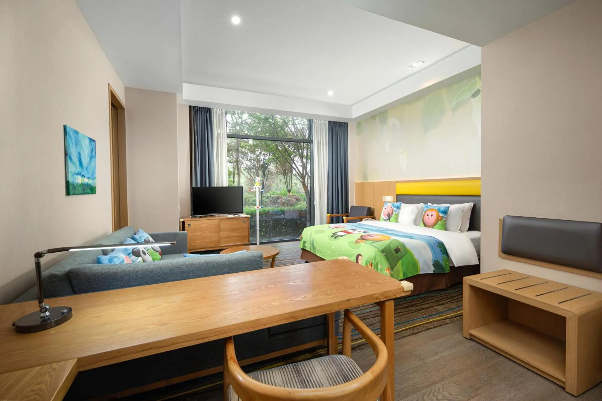 Photo of the whole room in Holiday Inn Express Emei Mountain, an IHG Hotel