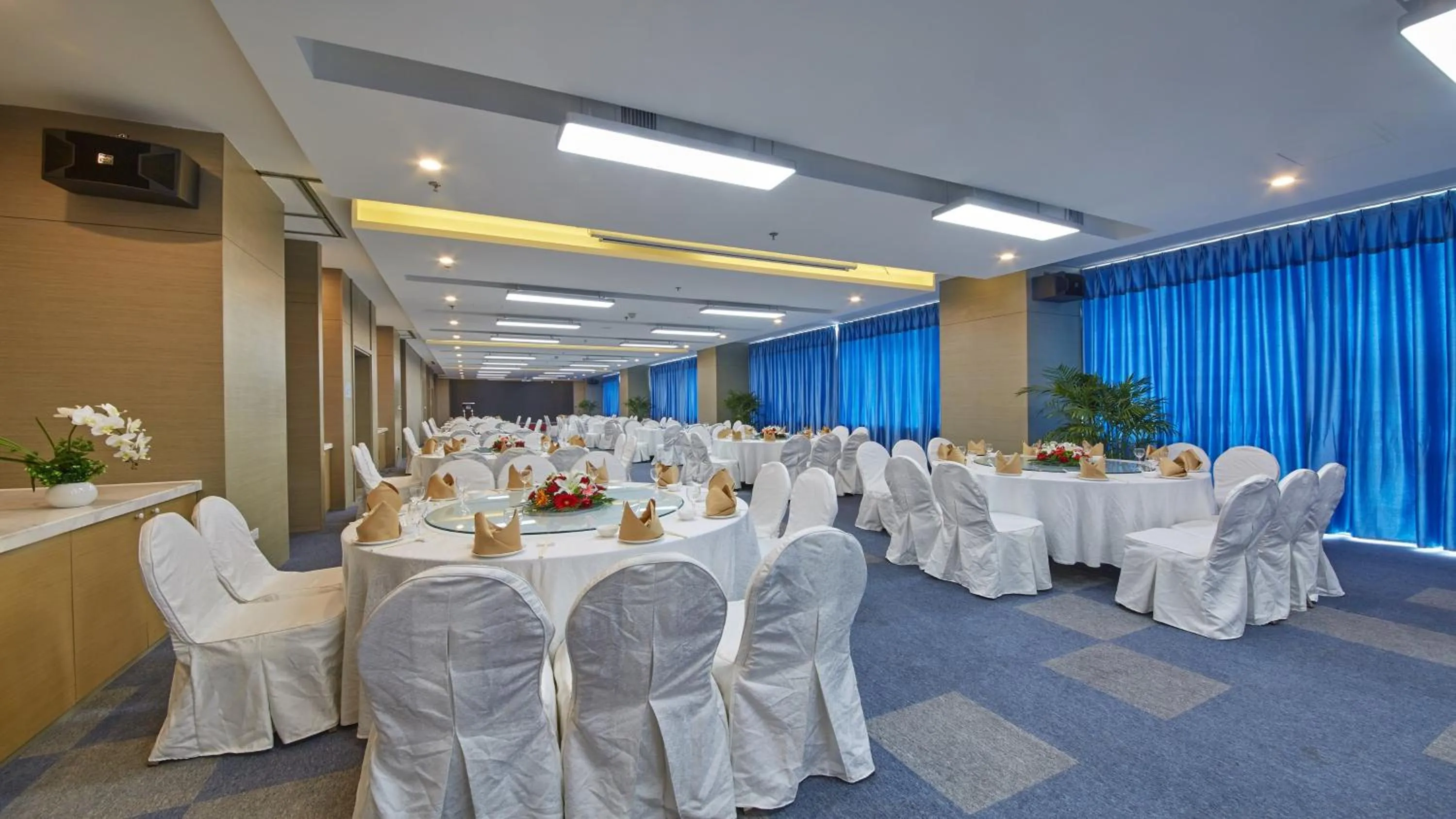 Banquet/Function facilities in Holiday Inn Express Panjin Downtown by IHG