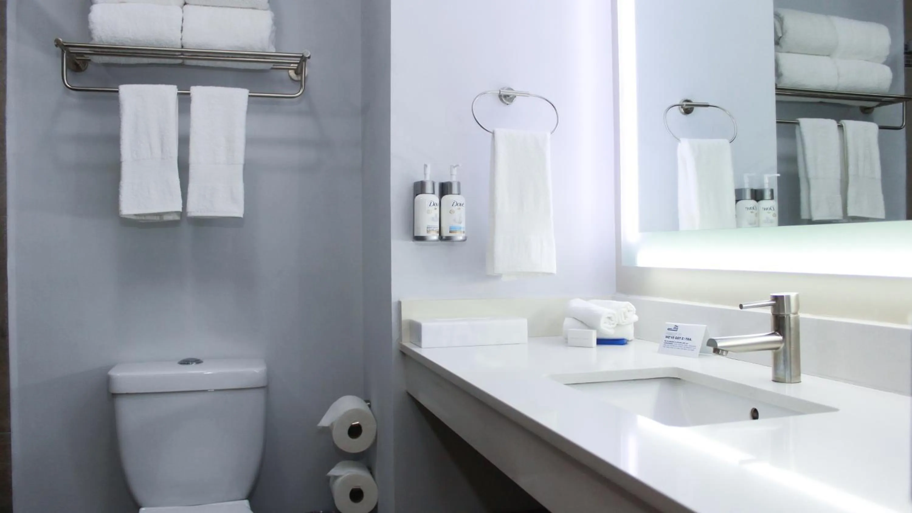 Bathroom in Holiday Inn Express & Suites - Ciudad Obregon by IHG