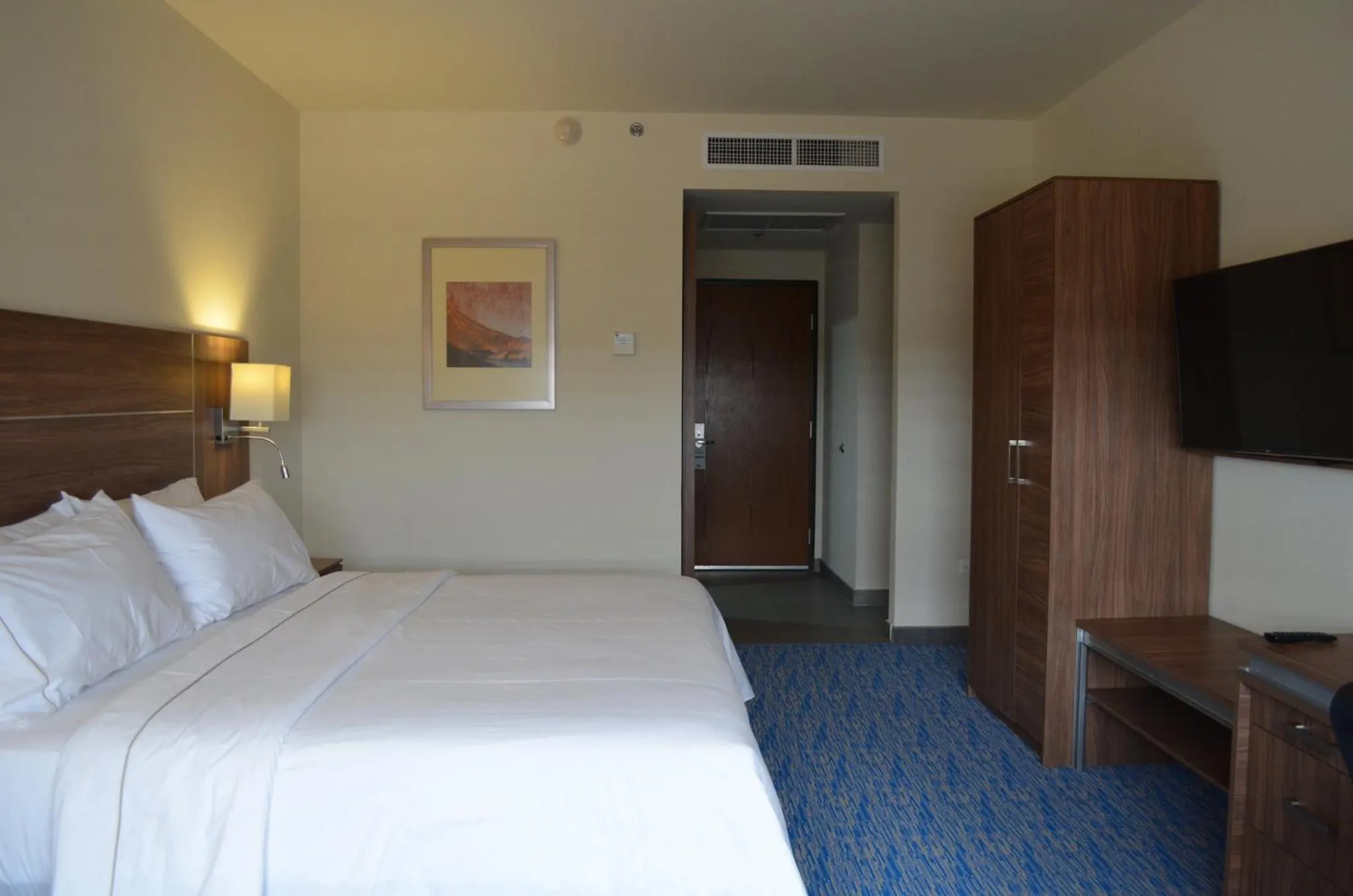 Photo of the whole room, Bed in Holiday Inn Express & Suites - Ciudad Obregon by IHG