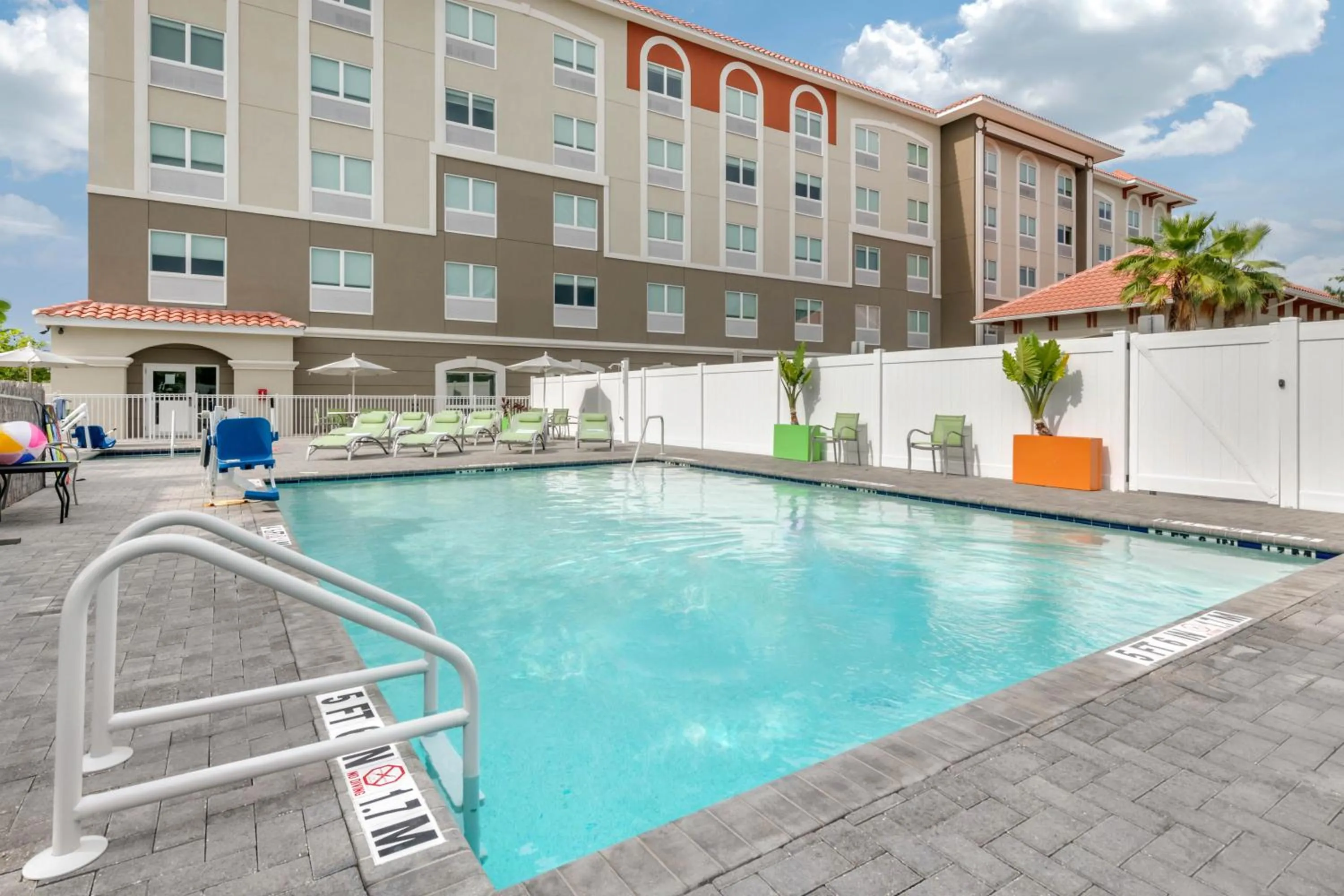 Patio in Holiday Inn Express & Suites - St. Petersburg - Madeira Beach by IHG