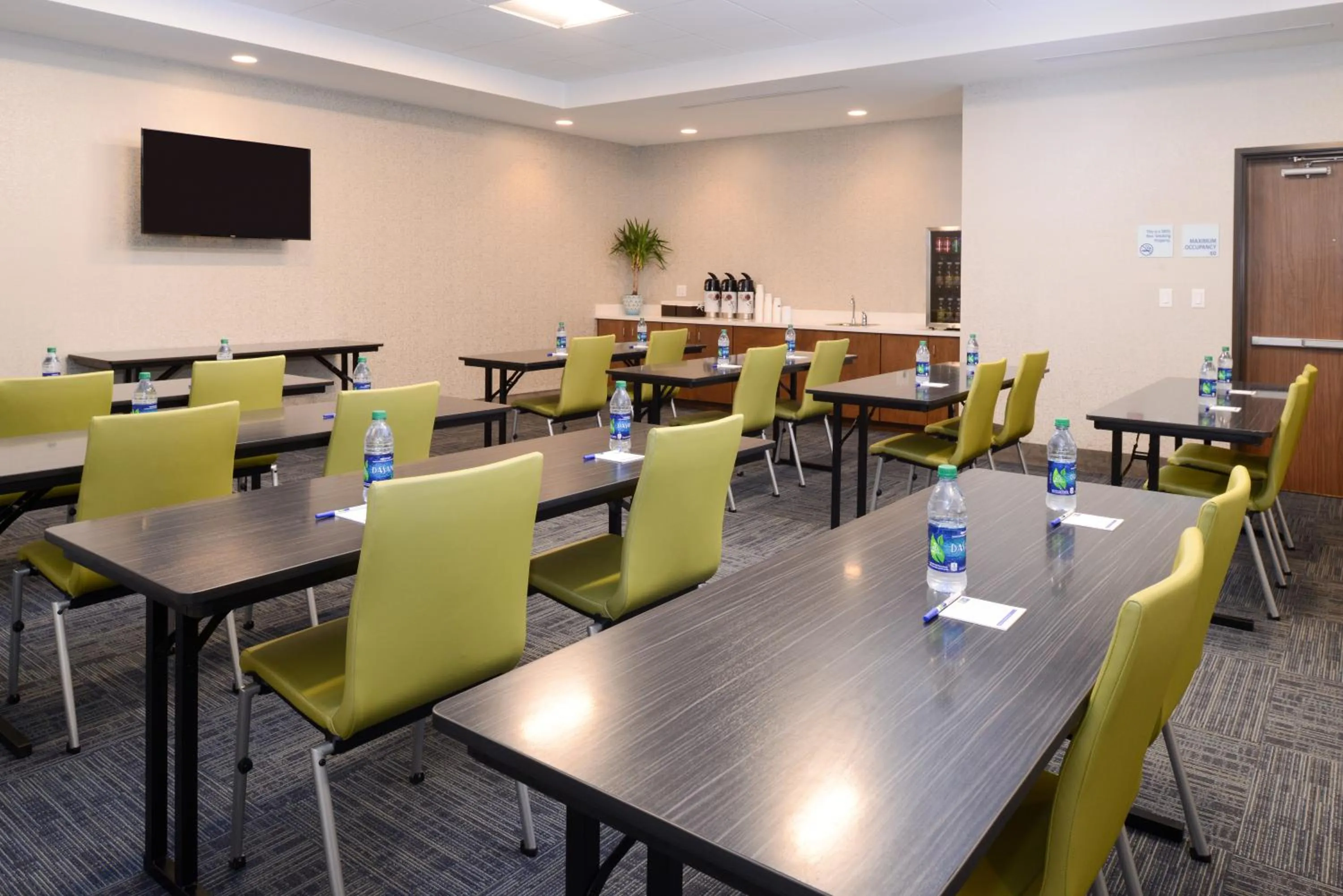 Meeting/conference room in Holiday Inn Express & Suites - St. Petersburg - Madeira Beach by IHG