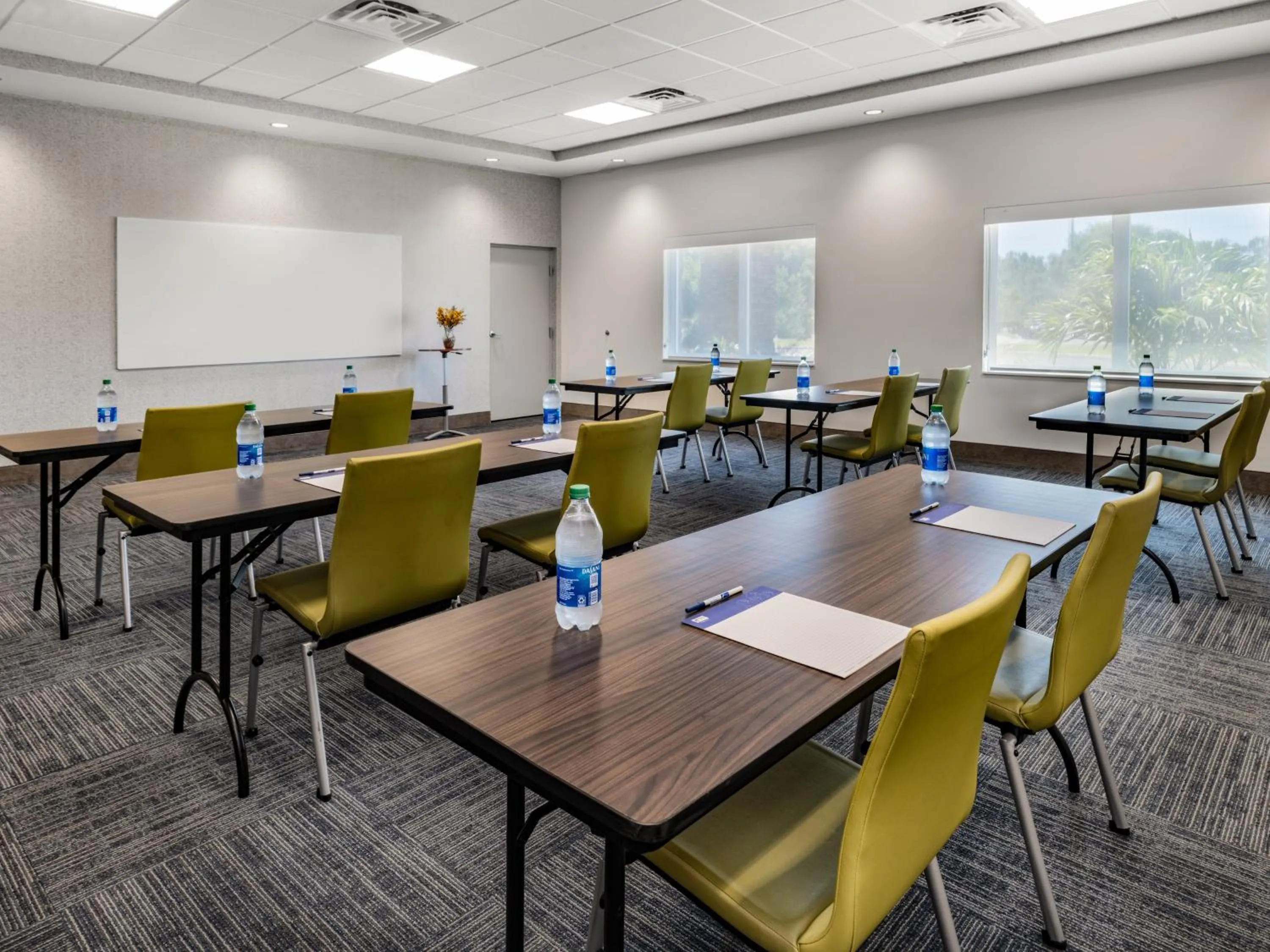 Meeting/conference room in Holiday Inn Express & Suites - St. Petersburg - Madeira Beach by IHG