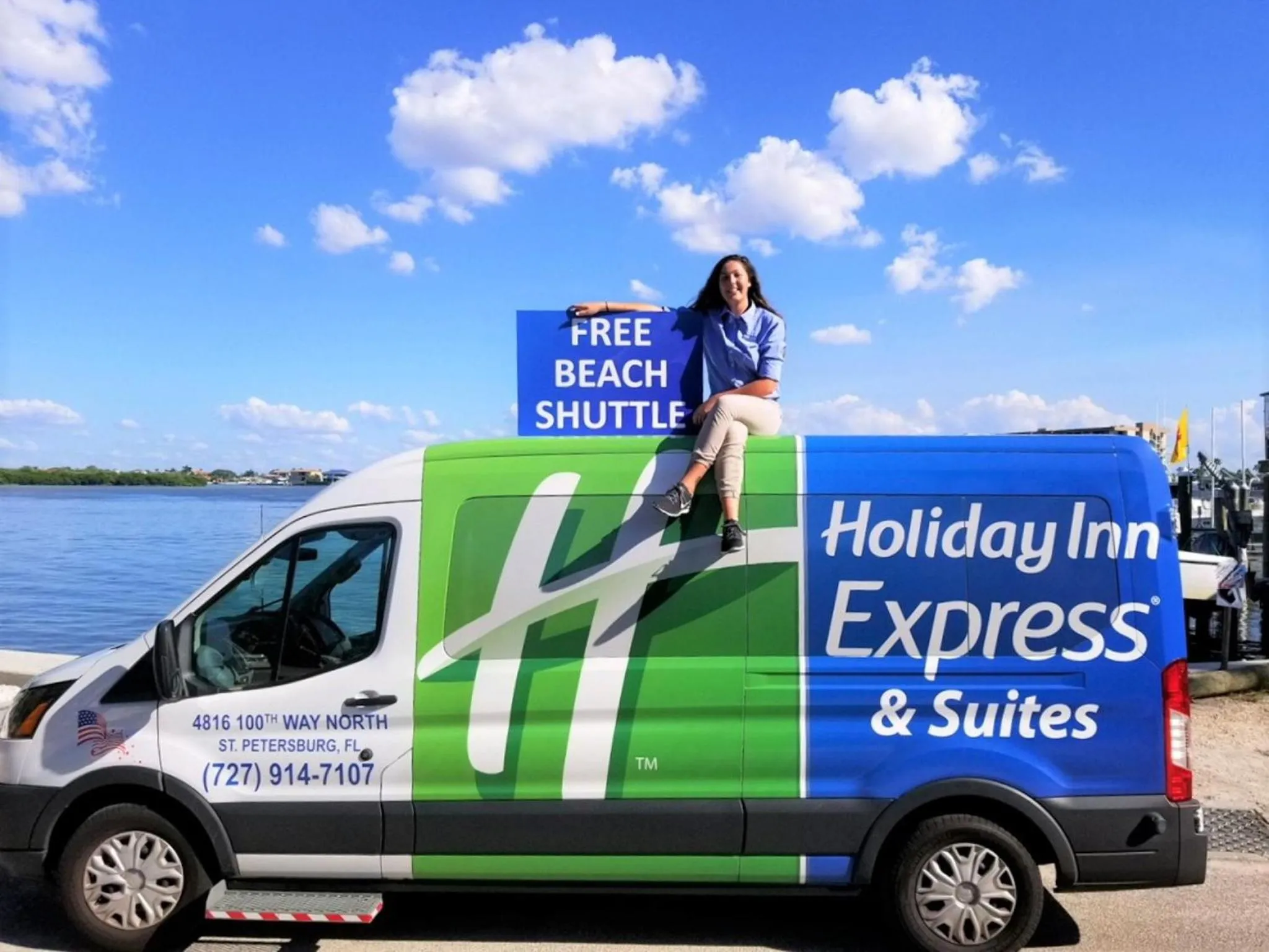 Lobby or reception in Holiday Inn Express & Suites - St. Petersburg - Madeira Beach by IHG