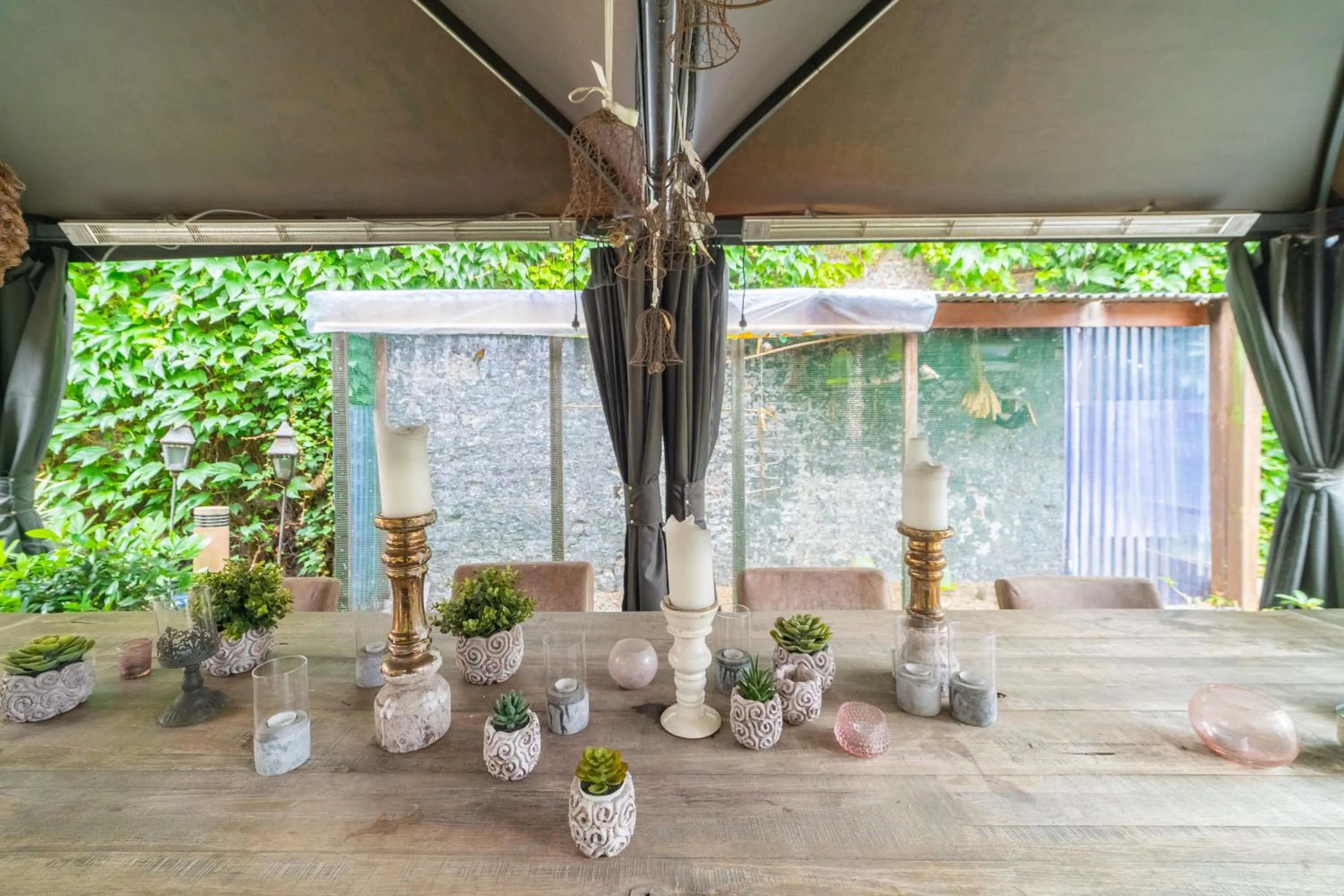 Garden in Hotel Het Gheestelic Hof by CW Hotel Collection