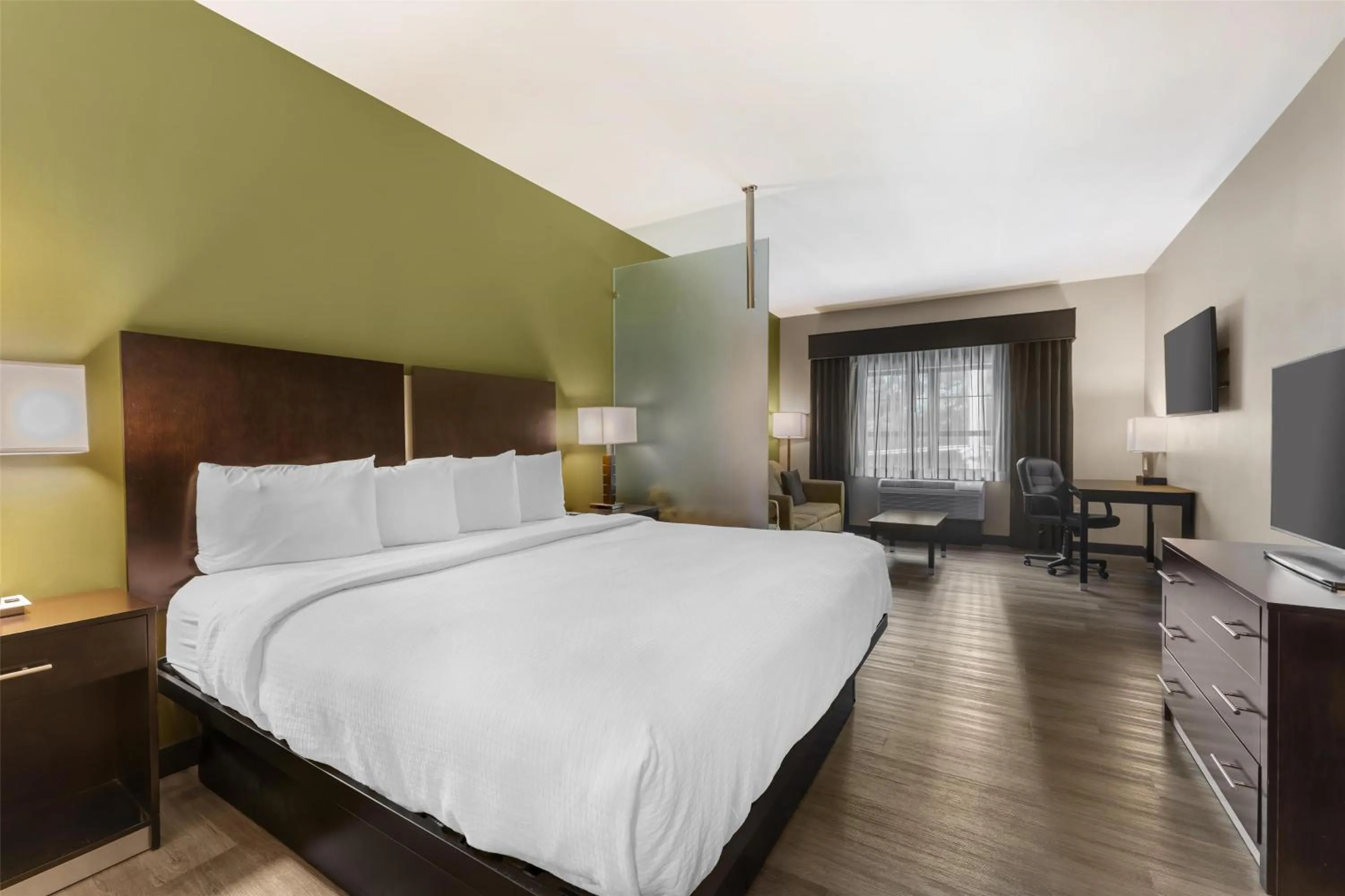 Bedroom, Bed in Best Western Plus Franciscan Square Inn & Suites Steubenville