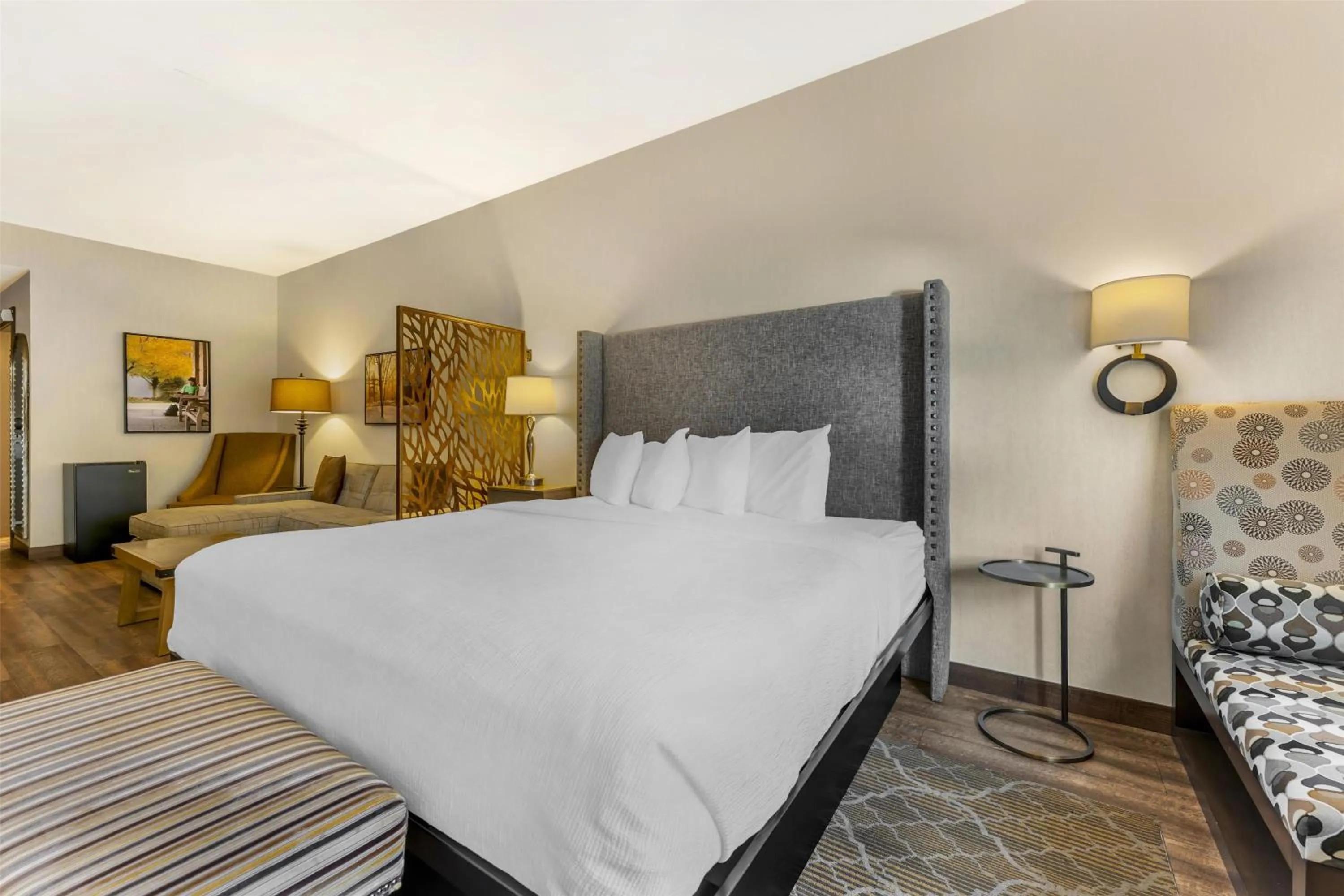 Bedroom, Bed in Best Western Plus Franciscan Square Inn & Suites Steubenville