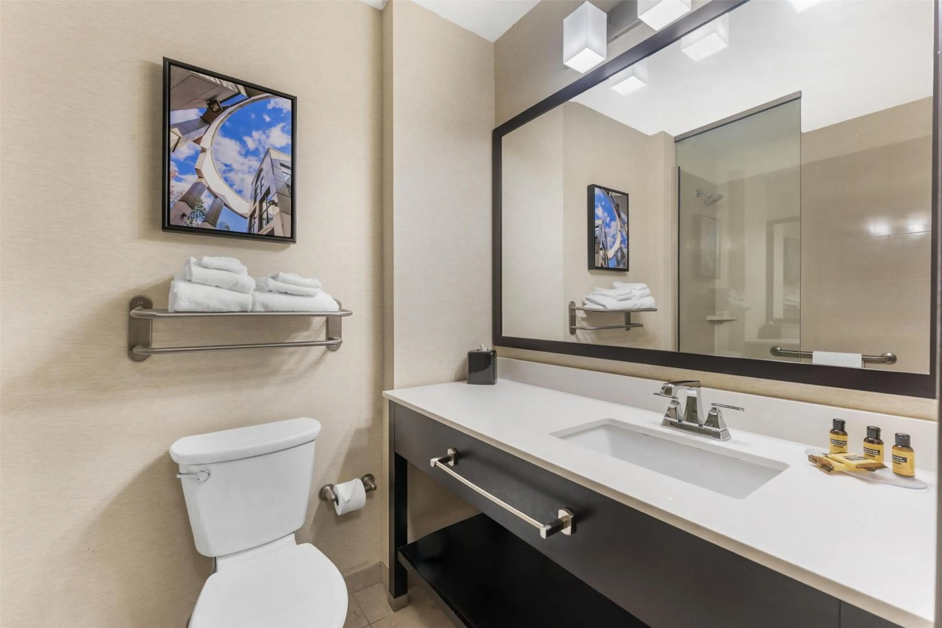 Bathroom in Best Western Plus Franciscan Square Inn & Suites Steubenville